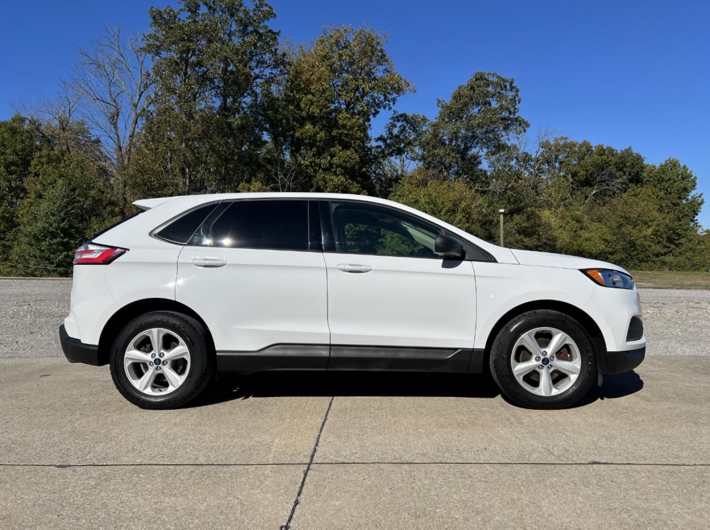2020 WHITE FORD EDGE SE (2FMPK3G98LB) with an 2.0L 4 Cyl. engine, Automatic transmission, located at 2990 Old Orchard Rd., Jackson, MO, 63755, 37.354214, -89.612106 - We have financing available and we accept trades! Fill out a credit application on our website or come by today! If you have any questions, give us a call at (573) 204-7777 or visit our website at firstautocredit.com. - Photo#6