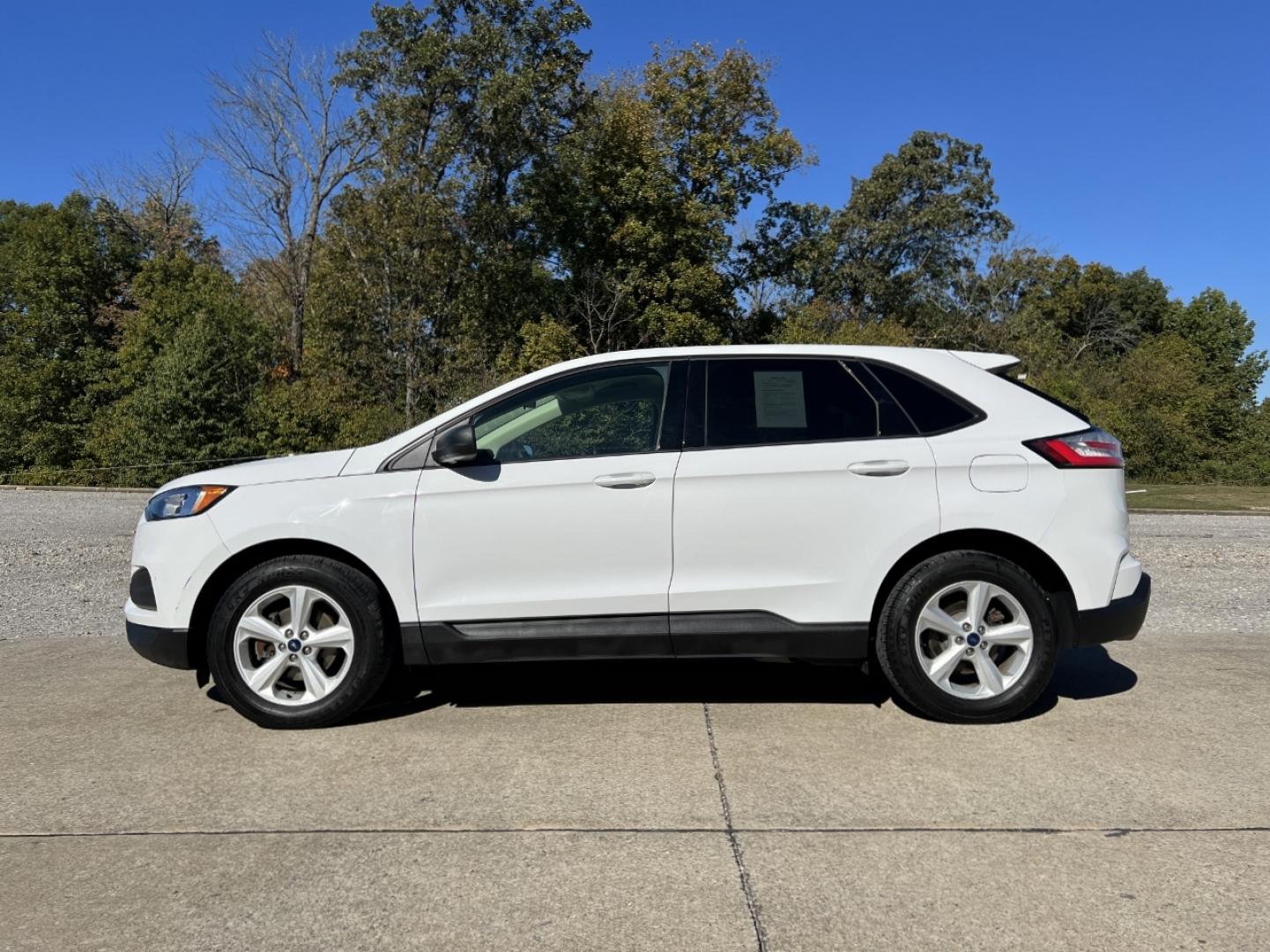 2020 WHITE FORD EDGE SE (2FMPK3G98LB) with an 2.0L 4 Cyl. engine, Automatic transmission, located at 2990 Old Orchard Rd., Jackson, MO, 63755, 37.354214, -89.612106 - We have financing available and we accept trades! Fill out a credit application on our website or come by today! If you have any questions, give us a call at (573) 204-7777 or visit our website at firstautocredit.com. - Photo#5