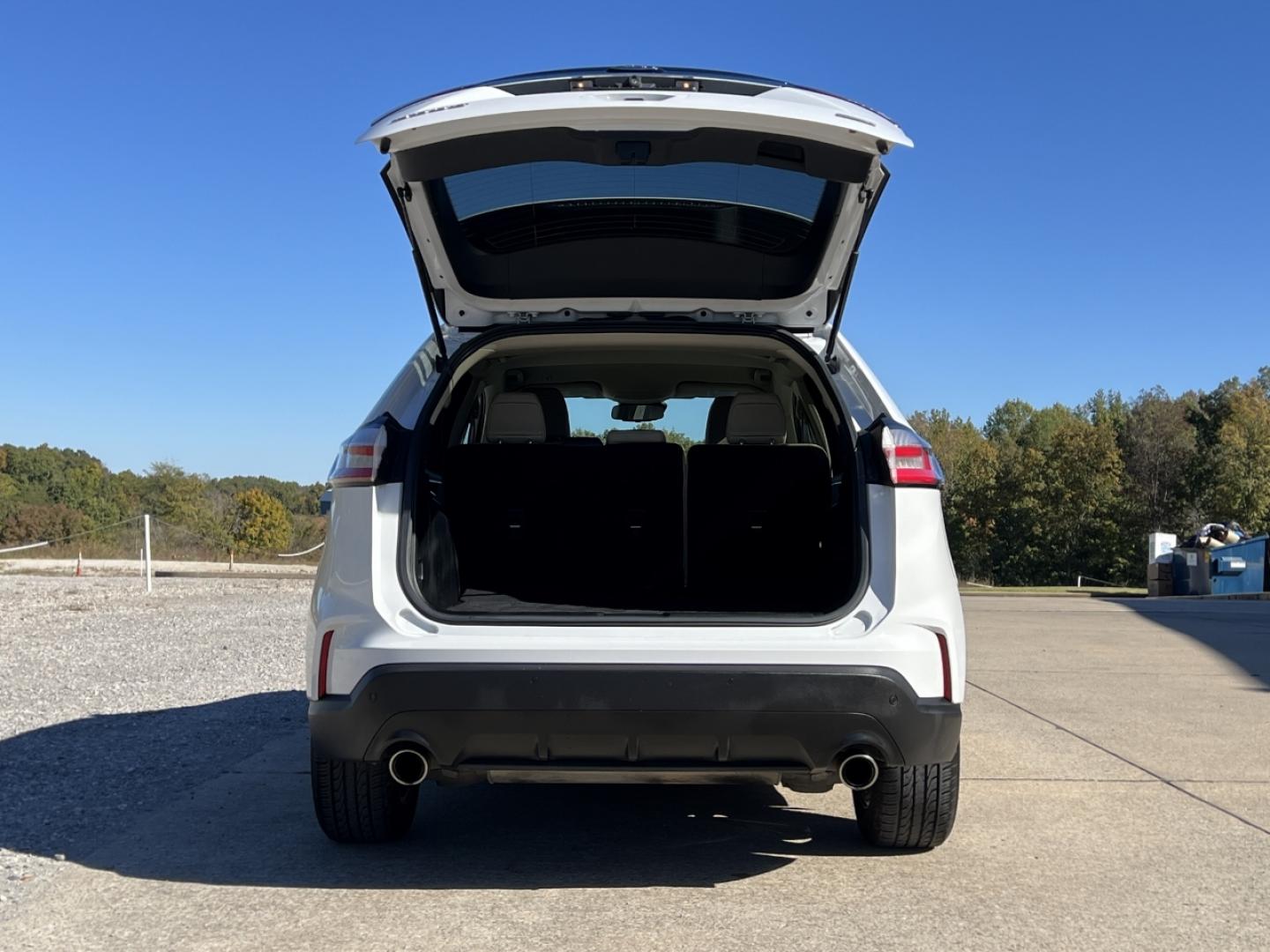 2020 WHITE FORD EDGE SE (2FMPK3G98LB) with an 2.0L 4 Cyl. engine, Automatic transmission, located at 2990 Old Orchard Rd., Jackson, MO, 63755, 37.354214, -89.612106 - We have financing available and we accept trades! Fill out a credit application on our website or come by today! If you have any questions, give us a call at (573) 204-7777 or visit our website at firstautocredit.com. - Photo#17