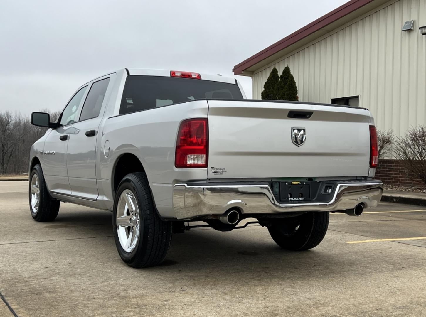 2012 SILVER /Black Cloth DODGE RAM 1500 EXPRESS (1C6RD6KT7CS) with an 5.7L V8 engine, Automatic transmission, located at 2990 Old Orchard Rd., Jackson, MO, 63755, 37.354214, -89.612106 - 2012 Ram 1500 Express 1-Owner 104xxx miles Rear Wheel Drive 5.7L V8 HEMI Automatic Cruise Power Windows/Locks/Mirrors We have financing available and we accept trades! Fill out a credit application on our website or come by today! If you have any questions, give us a call at (573) 204-7777 - Photo#6