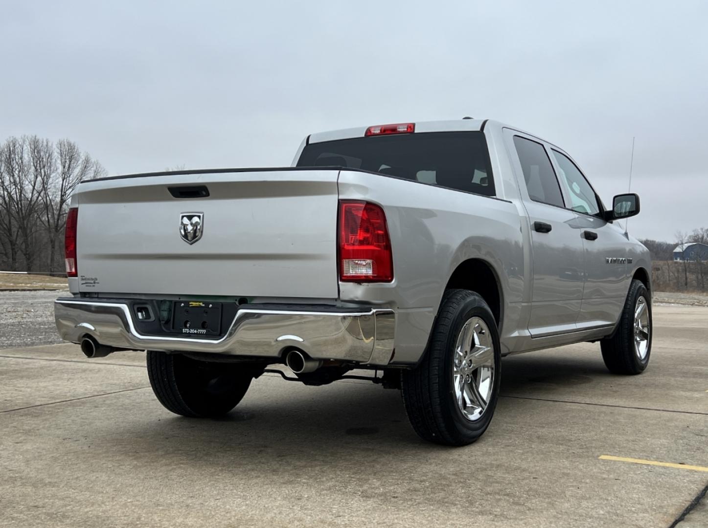 2012 SILVER /Black Cloth DODGE RAM 1500 EXPRESS (1C6RD6KT7CS) with an 5.7L V8 engine, Automatic transmission, located at 2990 Old Orchard Rd., Jackson, MO, 63755, 37.354214, -89.612106 - 2012 Ram 1500 Express 1-Owner 104xxx miles Rear Wheel Drive 5.7L V8 HEMI Automatic Cruise Power Windows/Locks/Mirrors We have financing available and we accept trades! Fill out a credit application on our website or come by today! If you have any questions, give us a call at (573) 204-7777 - Photo#5