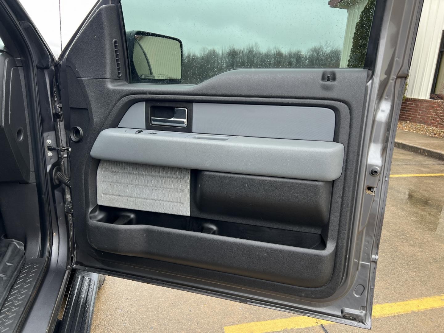 2014 SILVER /Black Cloth FORD F150 STX (1FTFX1EF9EK) with an 5.0L V8 engine, Automatic transmission, located at 2990 Old Orchard Rd., Jackson, MO, 63755, 37.354214, -89.612106 - 2014 Ford F150 STX 163xxx miles 4x4 5.0L V8 Automatic Cruise Power Windows/Locks/Mirrors We have financing available and we accept trades! Fill out a credit application on our website or come by today! If you have any questions, give us a call at (573) 204-7777 or visit our website at firsta - Photo#12