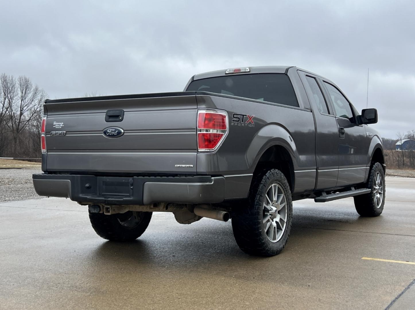 2014 SILVER /Black Cloth FORD F150 STX (1FTFX1EF9EK) with an 5.0L V8 engine, Automatic transmission, located at 2990 Old Orchard Rd., Jackson, MO, 63755, 37.354214, -89.612106 - 2014 Ford F150 STX 163xxx miles 4x4 5.0L V8 Automatic Cruise Power Windows/Locks/Mirrors We have financing available and we accept trades! Fill out a credit application on our website or come by today! If you have any questions, give us a call at (573) 204-7777 or visit our website at firsta - Photo#6