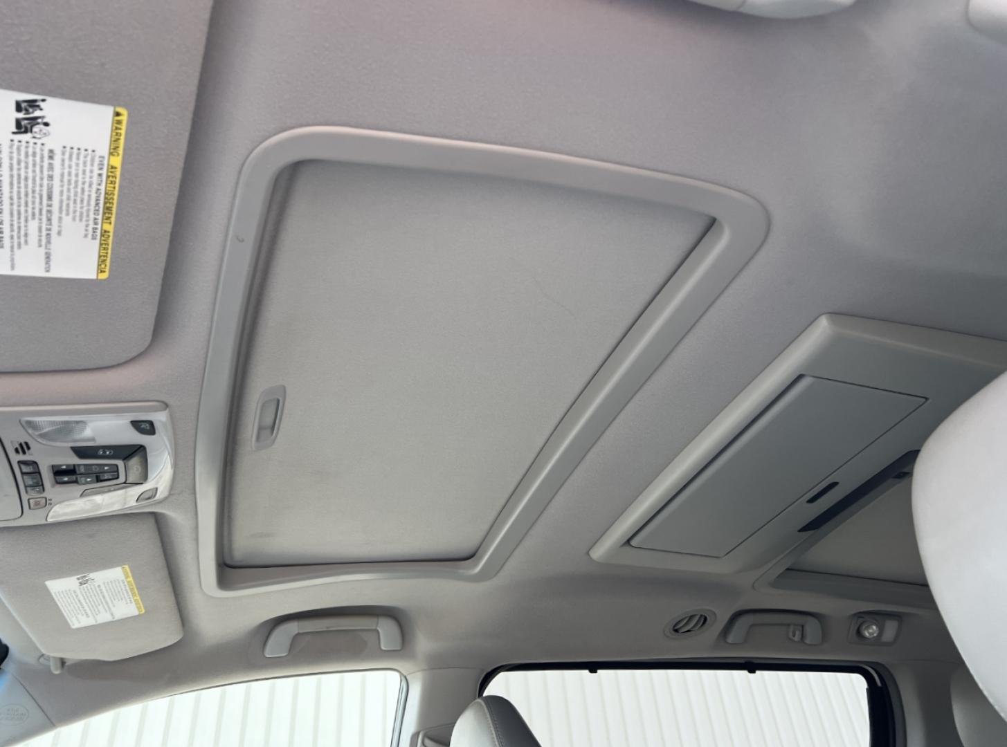 2013 WHITE /Gray Leather Toyota Sienna LIMITED FWD (5TDYK3DC0DS) with an 3.5L V6 engine, Automatic transmission, located at 2990 Old Orchard Rd., Jackson, MO, 63755, 37.354214, -89.612106 - 2013 Toyota Sienna Limited 247xxx miles Front Wheel Drive 3.5L V6 Automatic Leather 3rd Row Navigation Rear Entertainment Backup Camera Power/Heated Seats Bluetooth Cruise Power Windows/Locks/Mirrors We have financing available and we accept trades! Fill out a credit application on our - Photo#5