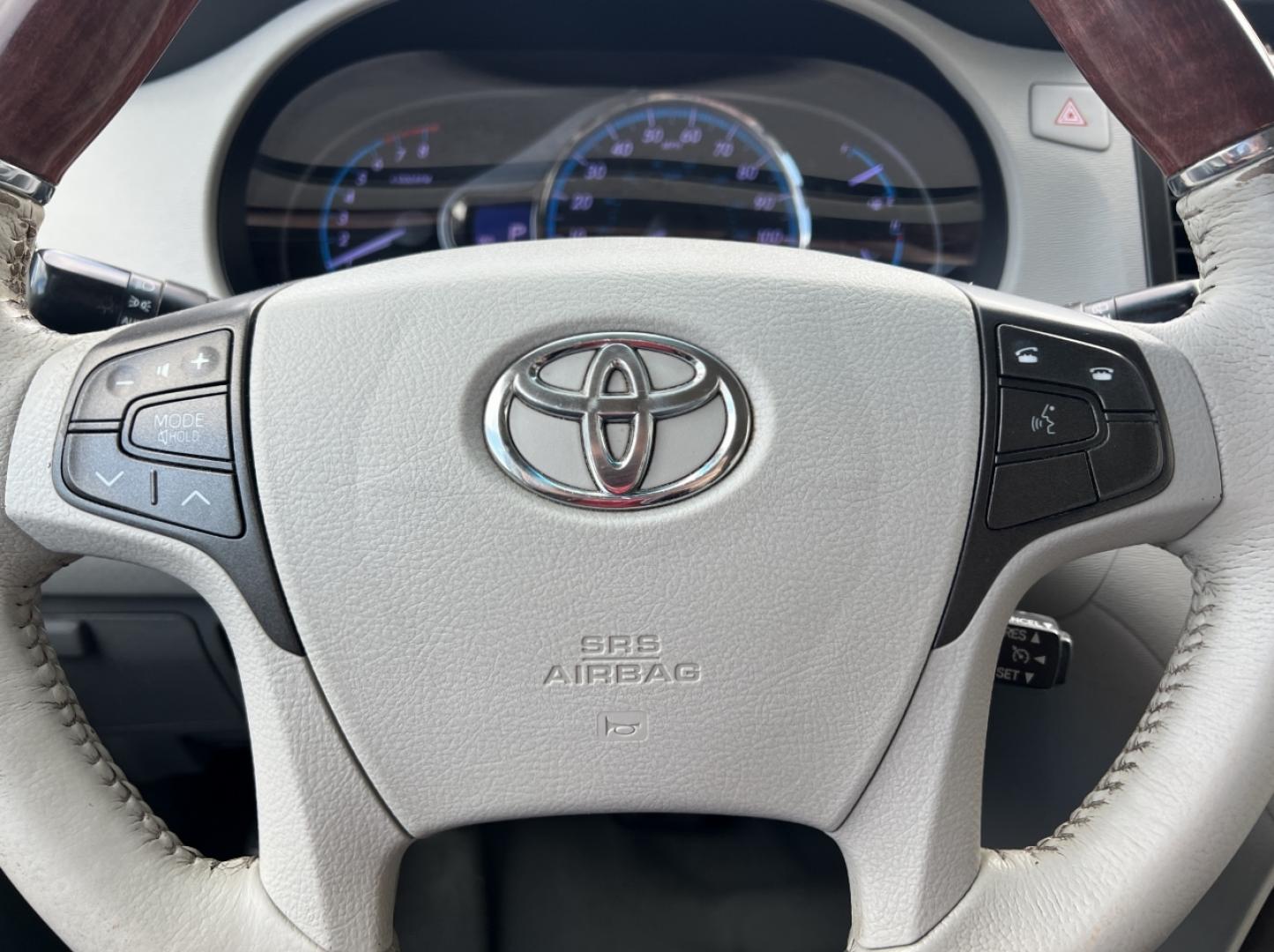2013 WHITE /Gray Leather Toyota Sienna LIMITED FWD (5TDYK3DC0DS) with an 3.5L V6 engine, Automatic transmission, located at 2990 Old Orchard Rd., Jackson, MO, 63755, 37.354214, -89.612106 - 2013 Toyota Sienna Limited 247xxx miles Front Wheel Drive 3.5L V6 Automatic Leather 3rd Row Navigation Rear Entertainment Backup Camera Power/Heated Seats Bluetooth Cruise Power Windows/Locks/Mirrors We have financing available and we accept trades! Fill out a credit application on our - Photo#26