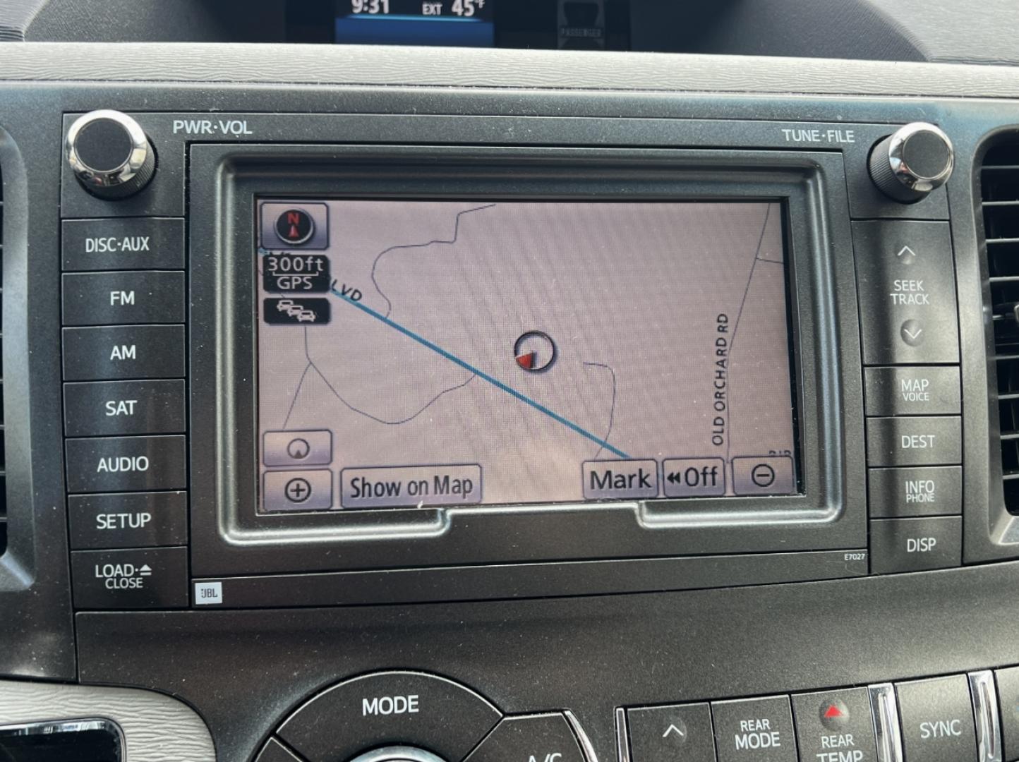 2013 WHITE /Gray Leather Toyota Sienna LIMITED FWD (5TDYK3DC0DS) with an 3.5L V6 engine, Automatic transmission, located at 2990 Old Orchard Rd., Jackson, MO, 63755, 37.354214, -89.612106 - 2013 Toyota Sienna Limited 247xxx miles Front Wheel Drive 3.5L V6 Automatic Leather 3rd Row Navigation Rear Entertainment Backup Camera Power/Heated Seats Bluetooth Cruise Power Windows/Locks/Mirrors We have financing available and we accept trades! Fill out a credit application on our - Photo#2