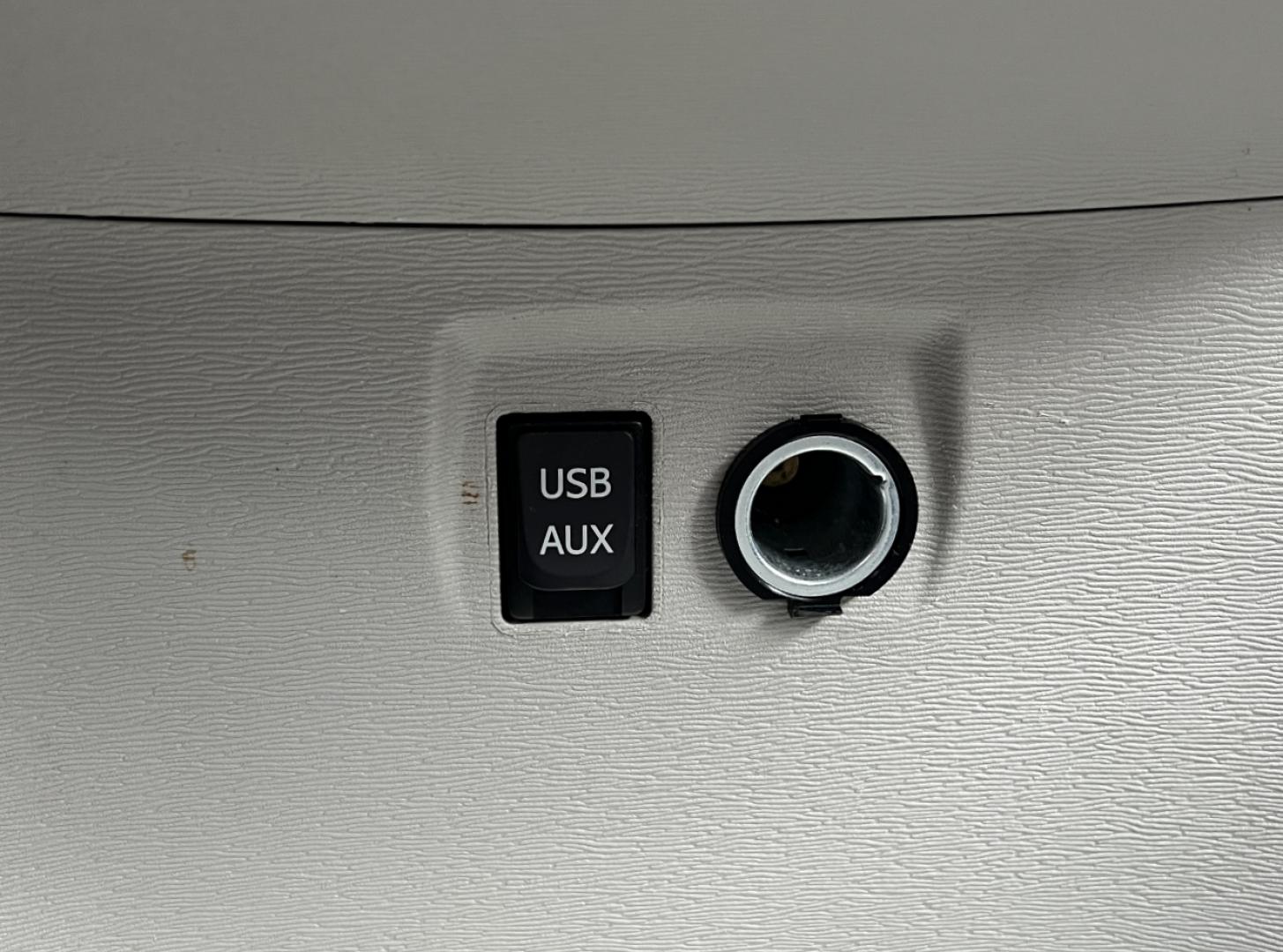 2013 WHITE /Gray Leather Toyota Sienna LIMITED FWD (5TDYK3DC0DS) with an 3.5L V6 engine, Automatic transmission, located at 2990 Old Orchard Rd., Jackson, MO, 63755, 37.354214, -89.612106 - 2013 Toyota Sienna Limited 247xxx miles Front Wheel Drive 3.5L V6 Automatic Leather 3rd Row Navigation Rear Entertainment Backup Camera Power/Heated Seats Bluetooth Cruise Power Windows/Locks/Mirrors We have financing available and we accept trades! Fill out a credit application on our - Photo#31