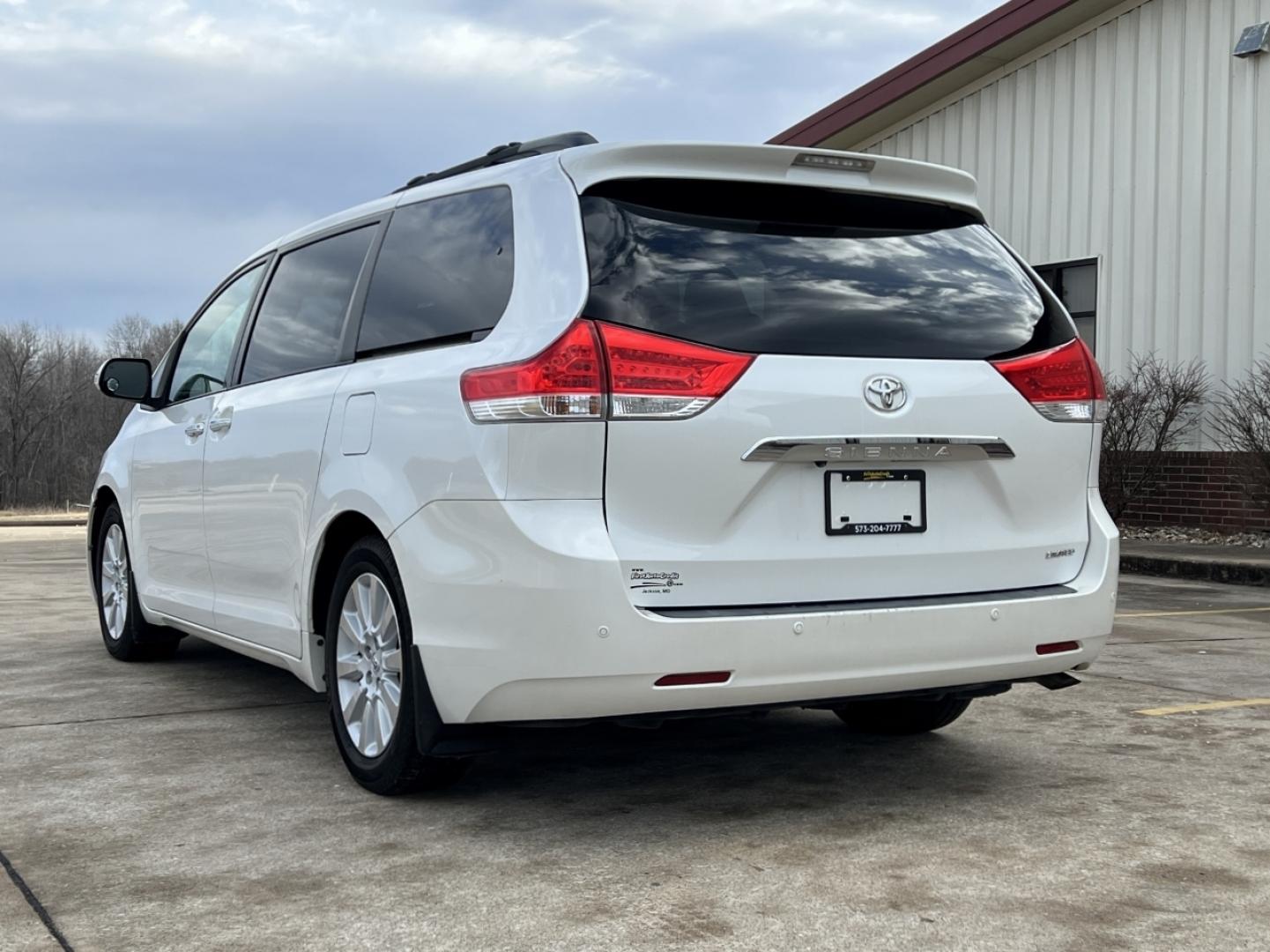 2013 WHITE /Gray Leather Toyota Sienna LIMITED FWD (5TDYK3DC0DS) with an 3.5L V6 engine, Automatic transmission, located at 2990 Old Orchard Rd., Jackson, MO, 63755, 37.354214, -89.612106 - 2013 Toyota Sienna Limited 247xxx miles Front Wheel Drive 3.5L V6 Automatic Leather 3rd Row Navigation Rear Entertainment Backup Camera Power/Heated Seats Bluetooth Cruise Power Windows/Locks/Mirrors We have financing available and we accept trades! Fill out a credit application on our - Photo#12