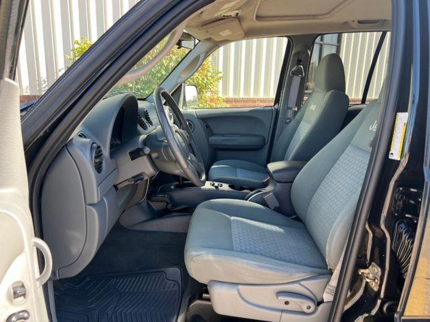 2005 BLACK /Gray Cloth JEEP LIBERTY RENEGADE (1J4GL38K55W) with an 3.7L V6 engine, Automatic transmission, located at 506 S. Kingshighway, Cape Girardeau, MO, 63703, 37.294994, -89.556206 - Photo#12