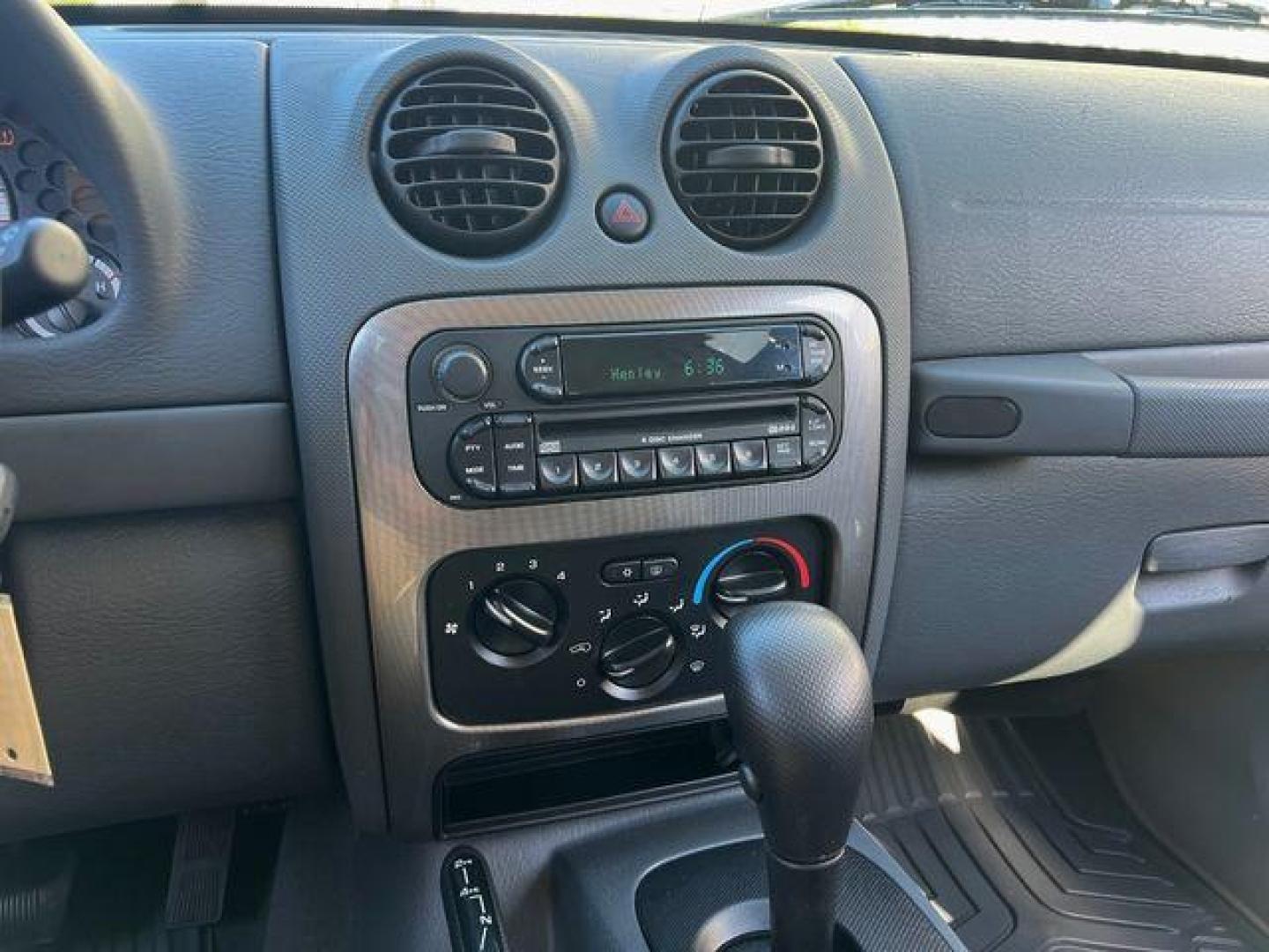 2005 BLACK /Gray Cloth JEEP LIBERTY RENEGADE (1J4GL38K55W) with an 3.7L V6 engine, Automatic transmission, located at 506 S. Kingshighway, Cape Girardeau, MO, 63703, 37.294994, -89.556206 - Photo#24