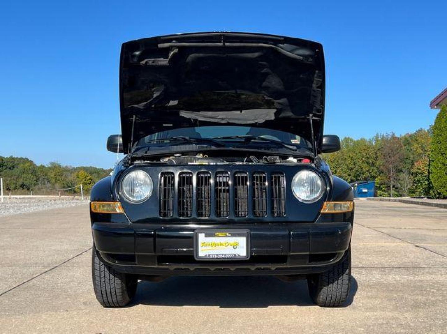 2005 BLACK /Gray Cloth JEEP LIBERTY RENEGADE (1J4GL38K55W) with an 3.7L V6 engine, Automatic transmission, located at 506 S. Kingshighway, Cape Girardeau, MO, 63703, 37.294994, -89.556206 - Photo#29