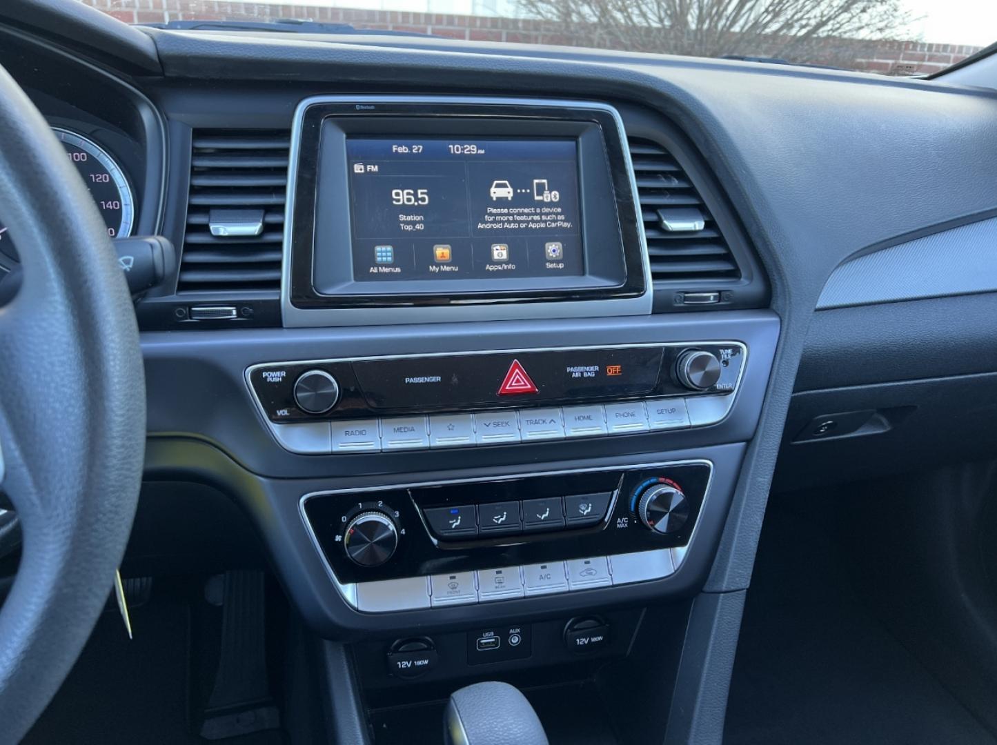2019 WHITE /Black Cloth HYUNDAI SONATA SE (5NPE24AF4KH) with an 2.4L 4 Cyl. engine, Automatic transmission, located at 2990 Old Orchard Rd., Jackson, MO, 63755, 37.354214, -89.612106 - 2019 Hyundai Sonata SE 111xxx miles Front Wheel Drive 2.4L 4 Cyl. Automatic Backup Camera Bluetooth Cruise Power Windows/Locks/Mirrors We have financing available and we accept trades! Fill out a credit application on our website or come by today! If you have any questions, give us a call - Photo#21