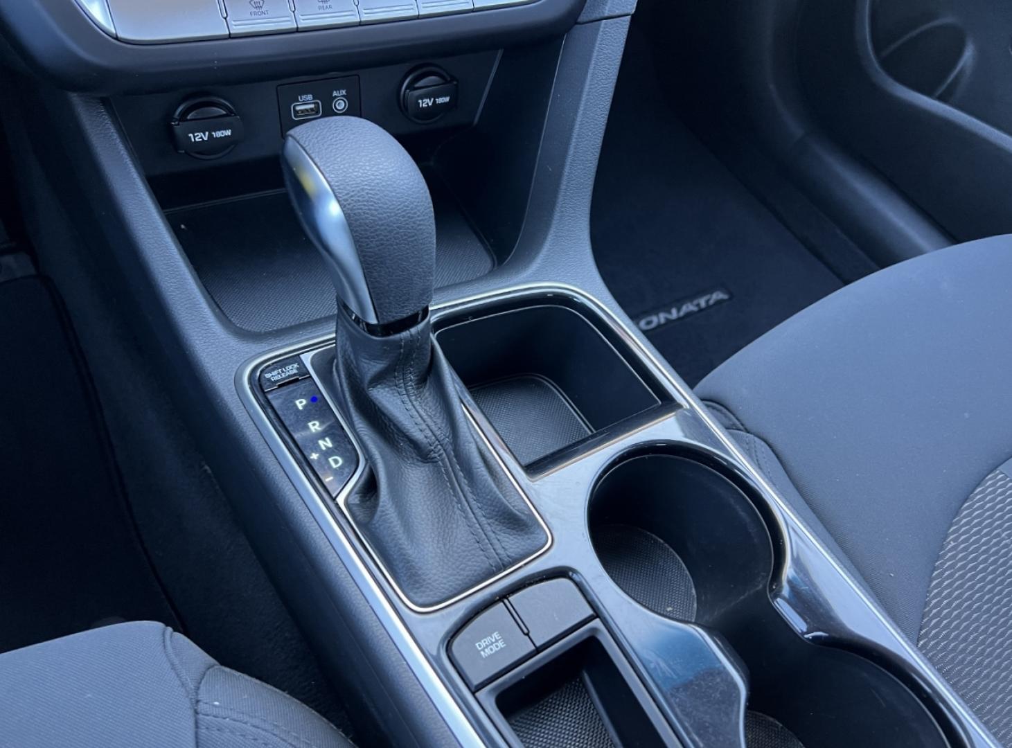 2019 WHITE /Black Cloth HYUNDAI SONATA SE (5NPE24AF4KH) with an 2.4L 4 Cyl. engine, Automatic transmission, located at 2990 Old Orchard Rd., Jackson, MO, 63755, 37.354214, -89.612106 - 2019 Hyundai Sonata SE 111xxx miles Front Wheel Drive 2.4L 4 Cyl. Automatic Backup Camera Bluetooth Cruise Power Windows/Locks/Mirrors We have financing available and we accept trades! Fill out a credit application on our website or come by today! If you have any questions, give us a call - Photo#20