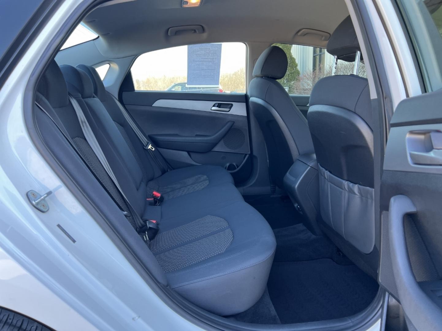 2019 WHITE /Black Cloth HYUNDAI SONATA SE (5NPE24AF4KH) with an 2.4L 4 Cyl. engine, Automatic transmission, located at 2990 Old Orchard Rd., Jackson, MO, 63755, 37.354214, -89.612106 - 2019 Hyundai Sonata SE 111xxx miles Front Wheel Drive 2.4L 4 Cyl. Automatic Backup Camera Bluetooth Cruise Power Windows/Locks/Mirrors We have financing available and we accept trades! Fill out a credit application on our website or come by today! If you have any questions, give us a call - Photo#15