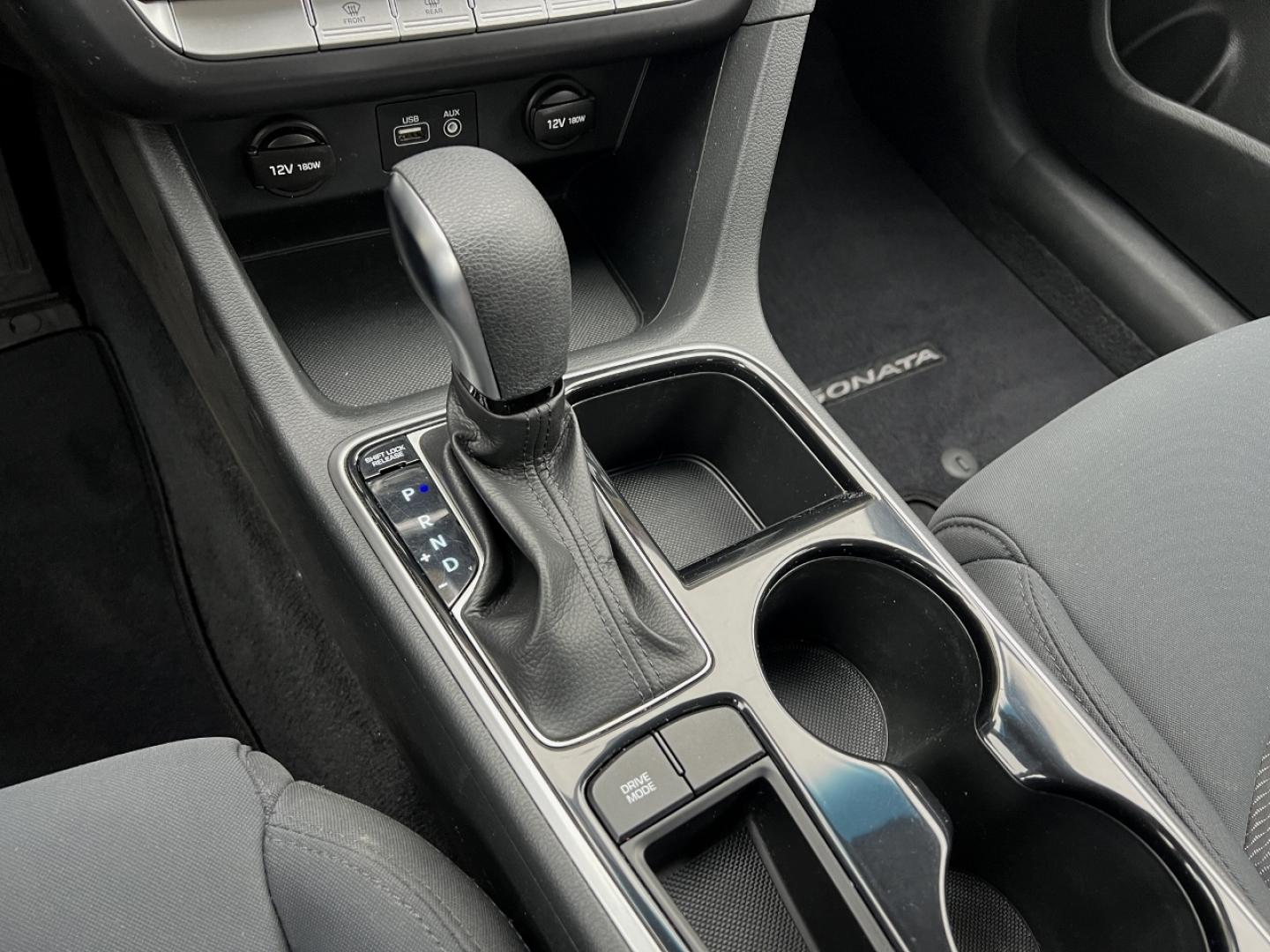 2019 WHITE /Black Cloth HYUNDAI SONATA SE (5NPE24AF3KH) with an 2.4L 4 Cyl. engine, Automatic transmission, located at 2990 Old Orchard Rd., Jackson, MO, 63755, 37.354214, -89.612106 - 2019 Hyundai Sonata SE 77xxx miles Front Wheel Drive 2.4L 4 Cyl. Automatic Backup Camera Bluetooth Cruise Power Windows/Locks/Mirrors We have financing available and we accept trades! Fill out a credit application on our website or come by today! If you have any questions, give us a call a - Photo#20