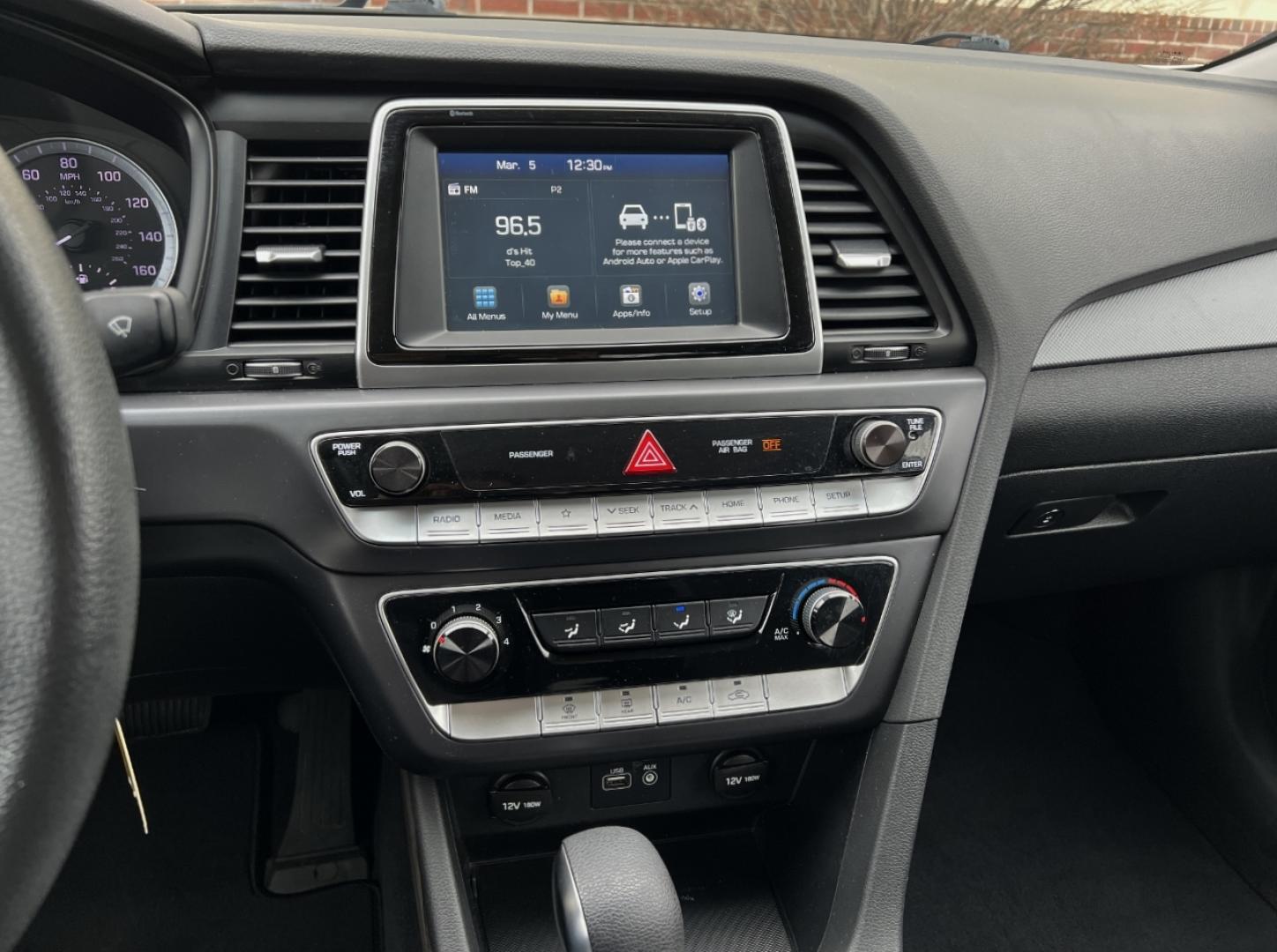 2019 WHITE /Black Cloth HYUNDAI SONATA SE (5NPE24AF3KH) with an 2.4L 4 Cyl. engine, Automatic transmission, located at 2990 Old Orchard Rd., Jackson, MO, 63755, 37.354214, -89.612106 - 2019 Hyundai Sonata SE 77xxx miles Front Wheel Drive 2.4L 4 Cyl. Automatic Backup Camera Bluetooth Cruise Power Windows/Locks/Mirrors We have financing available and we accept trades! Fill out a credit application on our website or come by today! If you have any questions, give us a call a - Photo#21