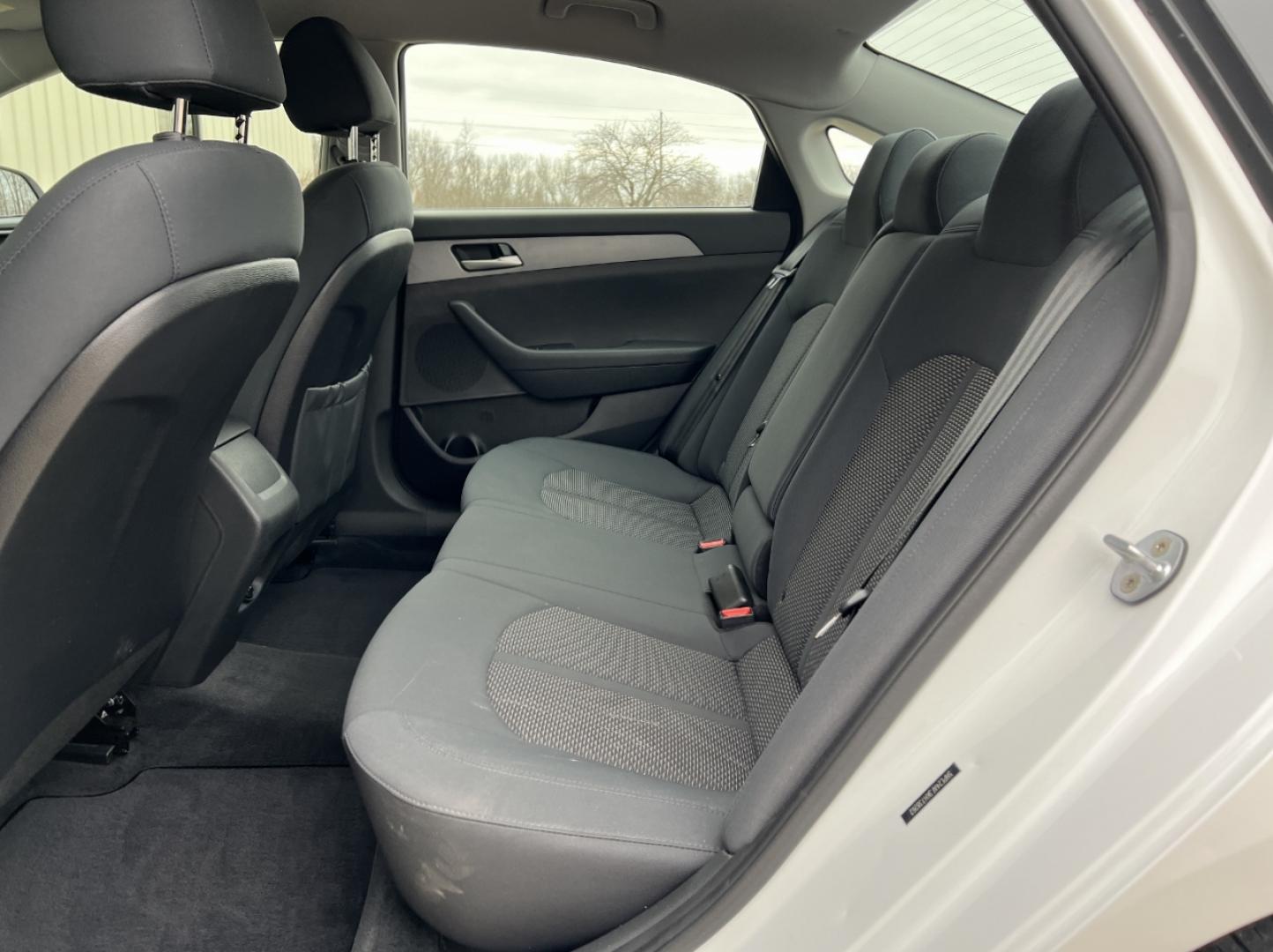 2019 WHITE /Black Cloth HYUNDAI SONATA SE (5NPE24AF3KH) with an 2.4L 4 Cyl. engine, Automatic transmission, located at 2990 Old Orchard Rd., Jackson, MO, 63755, 37.354214, -89.612106 - 2019 Hyundai Sonata SE 77xxx miles Front Wheel Drive 2.4L 4 Cyl. Automatic Backup Camera Bluetooth Cruise Power Windows/Locks/Mirrors We have financing available and we accept trades! Fill out a credit application on our website or come by today! If you have any questions, give us a call a - Photo#14