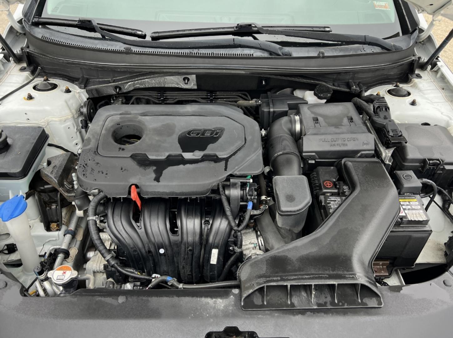 2019 WHITE /Black Cloth HYUNDAI SONATA SE (5NPE24AF3KH) with an 2.4L 4 Cyl. engine, Automatic transmission, located at 2990 Old Orchard Rd., Jackson, MO, 63755, 37.354214, -89.612106 - 2019 Hyundai Sonata SE 77xxx miles Front Wheel Drive 2.4L 4 Cyl. Automatic Backup Camera Bluetooth Cruise Power Windows/Locks/Mirrors We have financing available and we accept trades! Fill out a credit application on our website or come by today! If you have any questions, give us a call a - Photo#28