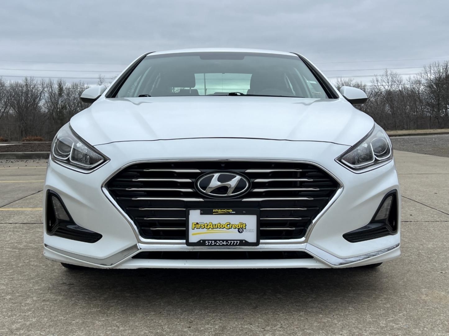 2019 WHITE /Black Cloth HYUNDAI SONATA SE (5NPE24AF3KH) with an 2.4L 4 Cyl. engine, Automatic transmission, located at 2990 Old Orchard Rd., Jackson, MO, 63755, 37.354214, -89.612106 - 2019 Hyundai Sonata SE 77xxx miles Front Wheel Drive 2.4L 4 Cyl. Automatic Backup Camera Bluetooth Cruise Power Windows/Locks/Mirrors We have financing available and we accept trades! Fill out a credit application on our website or come by today! If you have any questions, give us a call a - Photo#9
