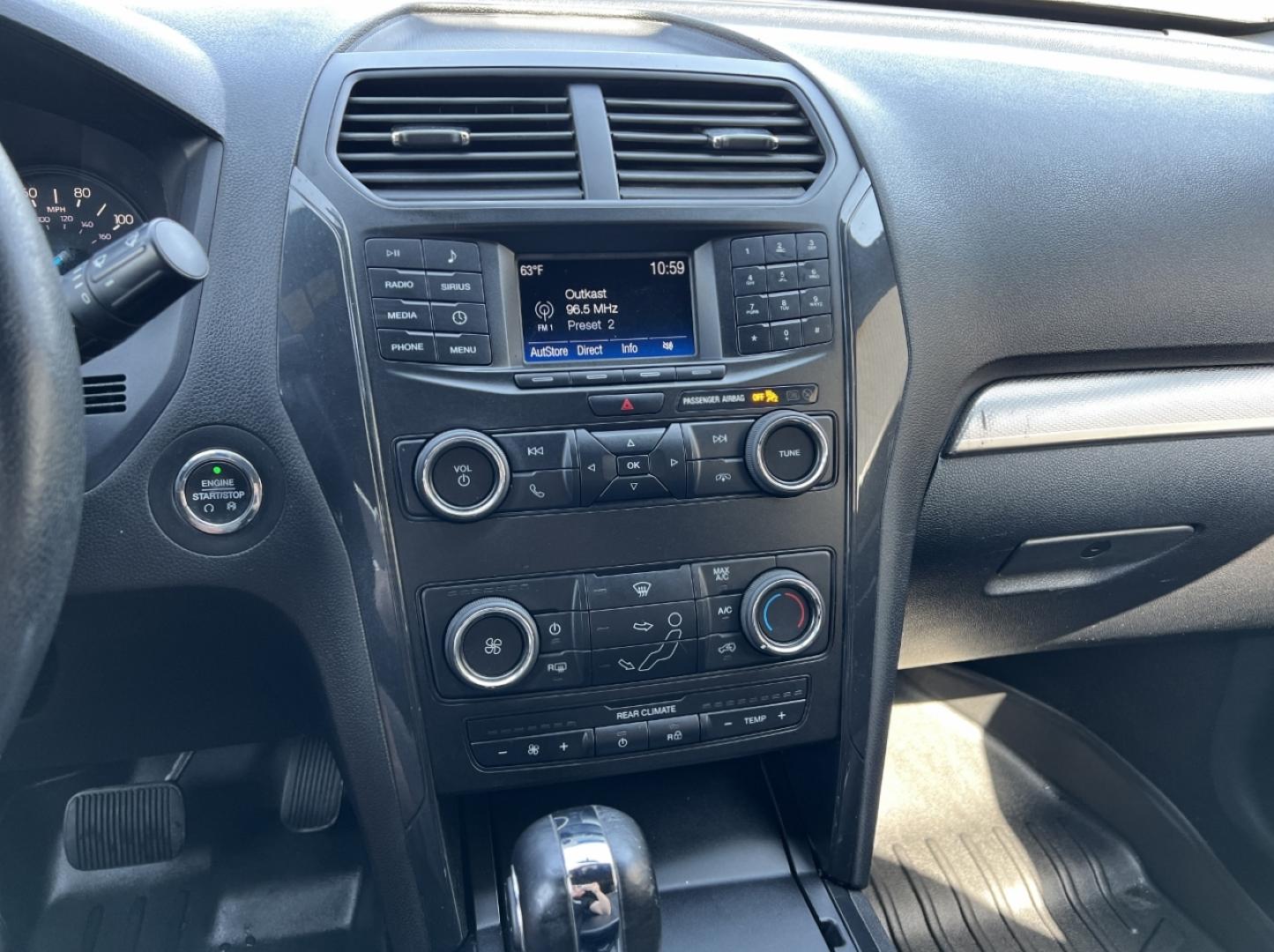2019 WHITE /Black Cloth FORD EXPLORER XLT (1FM5K8D83KG) with an 3.5L V6 engine, Automatic transmission, located at 2990 Old Orchard Rd., Jackson, MO, 63755, 37.354214, -89.612106 - 2019 Ford Explorer XLT 116xxx miles 4 Wheel Drive 3.5L V6 Automatic 3rd Row Backup Camera Power Seats Bluetooth Cruise Power Windows/Locks/Mirrors We have financing available and we accept trades! Fill out a credit application on our website or come by today! If you have any questions, g - Photo#24