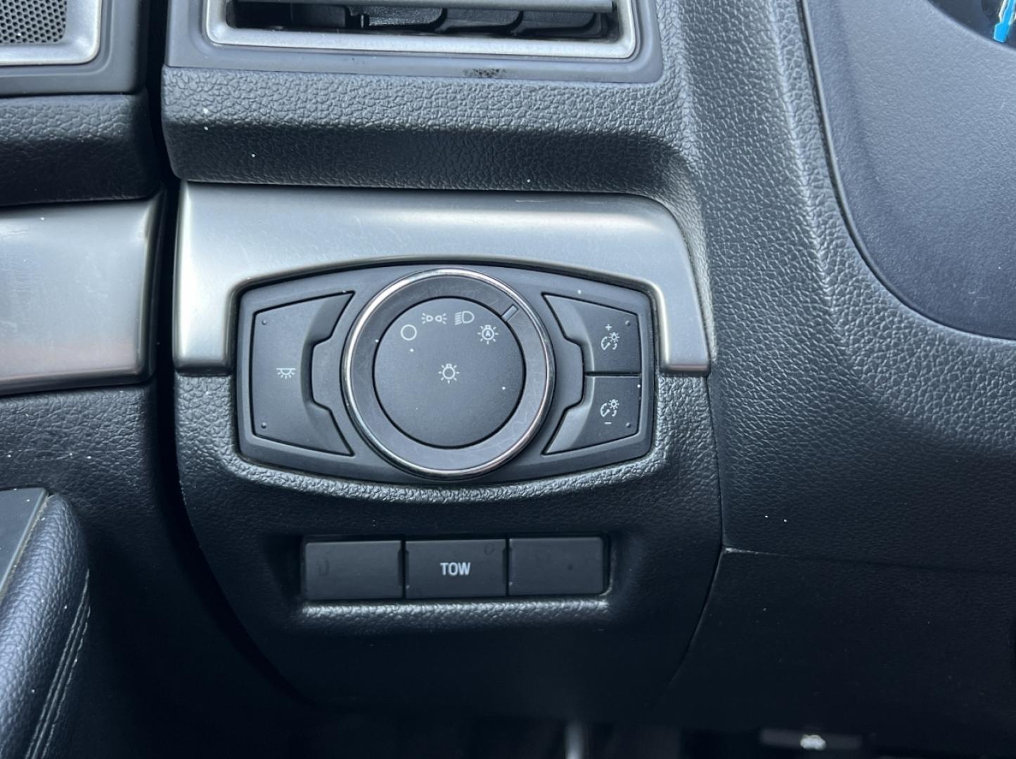 2019 WHITE /Black Cloth FORD EXPLORER XLT (1FM5K8D83KG) with an 3.5L V6 engine, Automatic transmission, located at 2990 Old Orchard Rd., Jackson, MO, 63755, 37.354214, -89.612106 - 2019 Ford Explorer XLT 116xxx miles 4 Wheel Drive 3.5L V6 Automatic 3rd Row Backup Camera Power Seats Bluetooth Cruise Power Windows/Locks/Mirrors We have financing available and we accept trades! Fill out a credit application on our website or come by today! If you have any questions, g - Photo#30