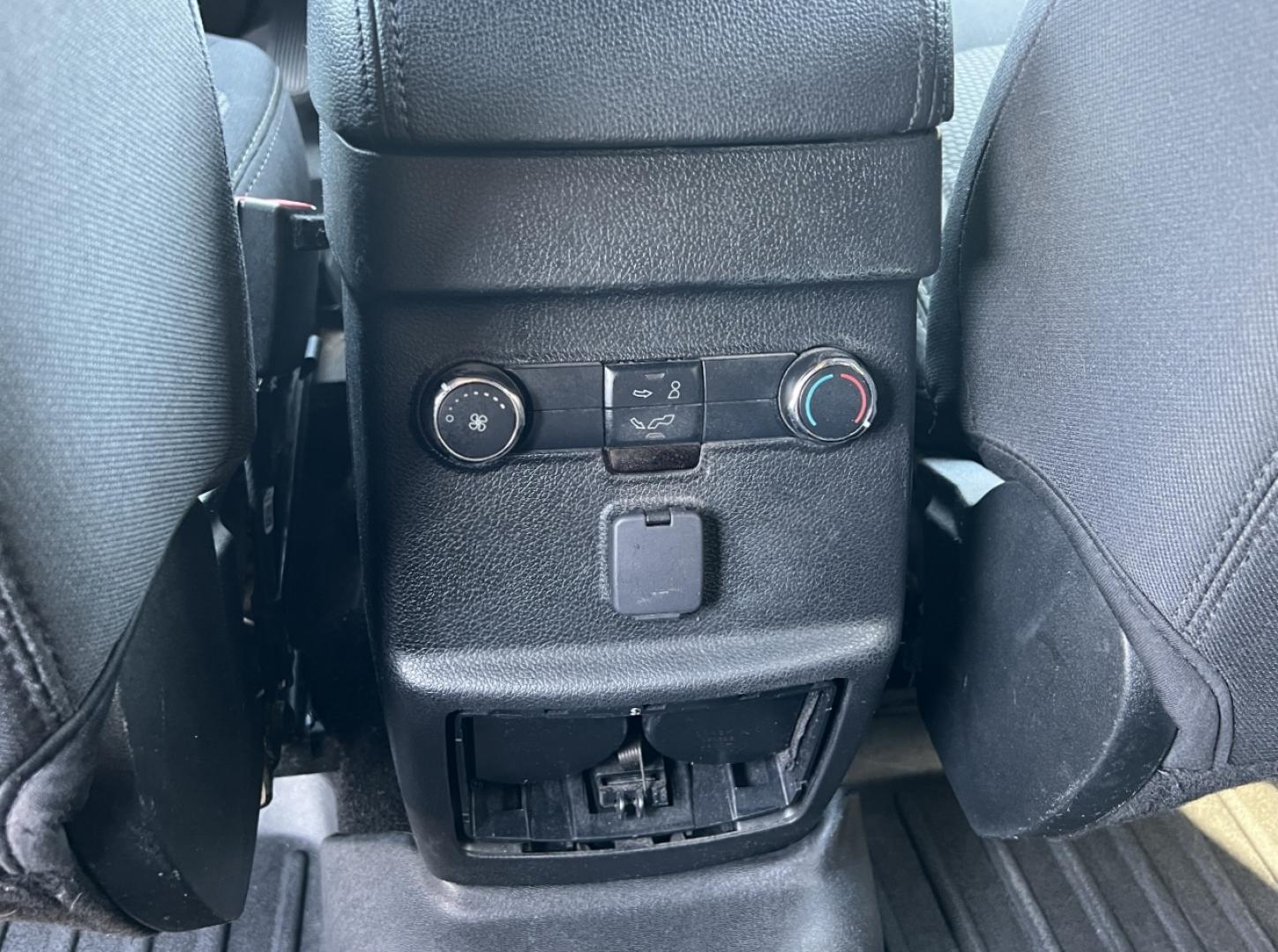 2019 WHITE /Black Cloth FORD EXPLORER XLT (1FM5K8D83KG) with an 3.5L V6 engine, Automatic transmission, located at 2990 Old Orchard Rd., Jackson, MO, 63755, 37.354214, -89.612106 - 2019 Ford Explorer XLT 116xxx miles 4 Wheel Drive 3.5L V6 Automatic 3rd Row Backup Camera Power Seats Bluetooth Cruise Power Windows/Locks/Mirrors We have financing available and we accept trades! Fill out a credit application on our website or come by today! If you have any questions, g - Photo#31
