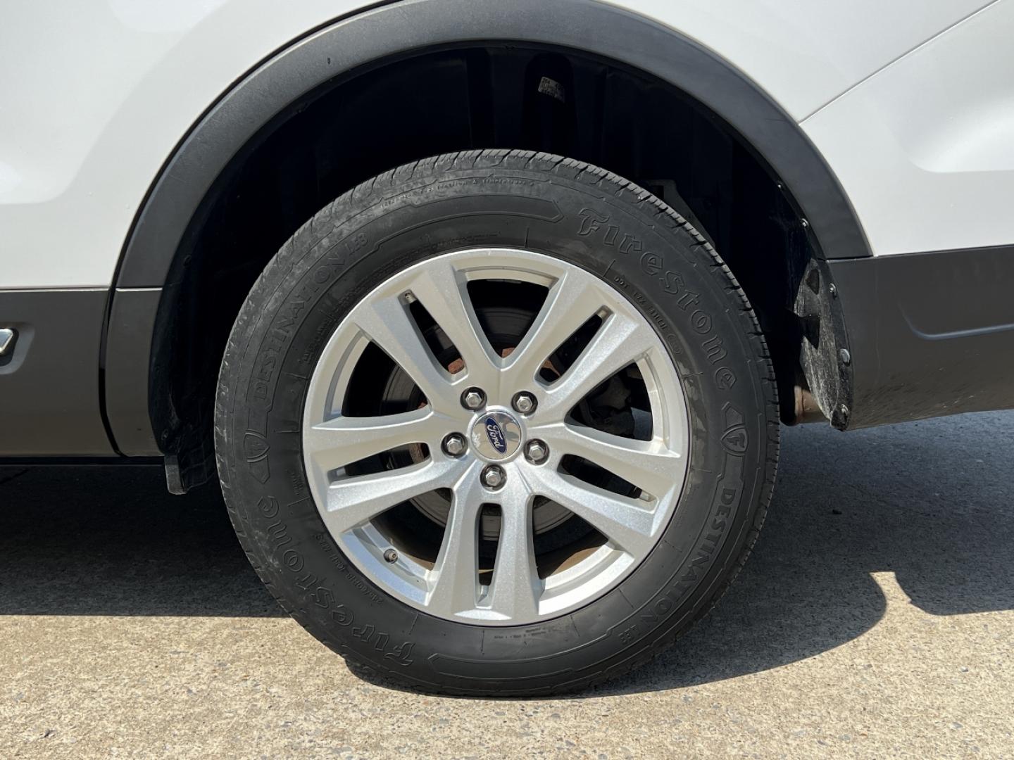2019 WHITE /Black Cloth FORD EXPLORER XLT (1FM5K8D83KG) with an 3.5L V6 engine, Automatic transmission, located at 2990 Old Orchard Rd., Jackson, MO, 63755, 37.354214, -89.612106 - 2019 Ford Explorer XLT 116xxx miles 4 Wheel Drive 3.5L V6 Automatic 3rd Row Backup Camera Power Seats Bluetooth Cruise Power Windows/Locks/Mirrors We have financing available and we accept trades! Fill out a credit application on our website or come by today! If you have any questions, g - Photo#38