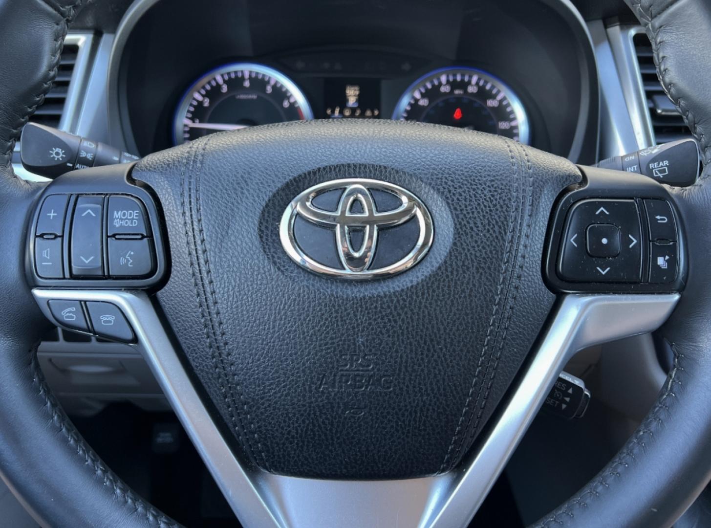 2016 WHITE /Tan Leather TOYOTA HIGHLANDER LIMITED (5TDDKRFH5GS) with an 3.5L V6 engine, Automatic transmission, located at 2990 Old Orchard Rd., Jackson, MO, 63755, 37.354214, -89.612106 - 2016 Toyota Highlander Limited Local 1-Owner 101xxx miles All Wheel Drive 3.5L V6 Automatic Leather 3rd Row Navigation Power/Heated/Cooled Seats Backup Camera Sunroof Bluetooth Cruise Power Windows/Locks/Mirrors We have financing available and we accept trades! Fill out a credit appli - Photo#25
