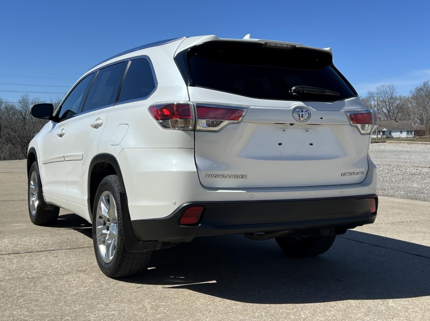 2016 WHITE /Tan Leather TOYOTA HIGHLANDER LIMITED (5TDDKRFH5GS) with an 3.5L V6 engine, Automatic transmission, located at 2990 Old Orchard Rd., Jackson, MO, 63755, 37.354214, -89.612106 - 2016 Toyota Highlander Limited Local 1-Owner 101xxx miles All Wheel Drive 3.5L V6 Automatic Leather 3rd Row Navigation Power/Heated/Cooled Seats Backup Camera Sunroof Bluetooth Cruise Power Windows/Locks/Mirrors We have financing available and we accept trades! Fill out a credit appli - Photo#11