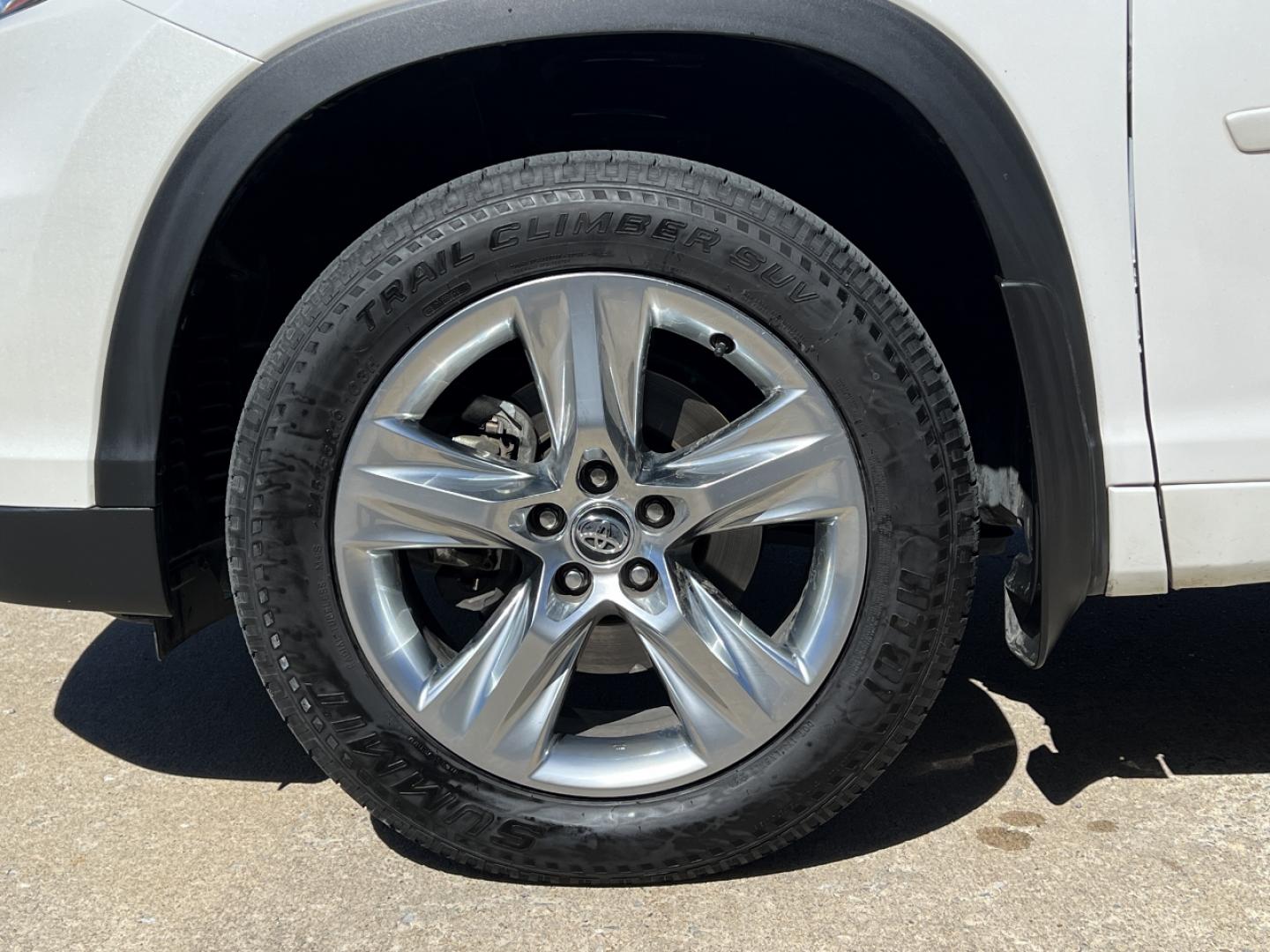 2016 WHITE /Tan Leather TOYOTA HIGHLANDER LIMITED (5TDDKRFH5GS) with an 3.5L V6 engine, Automatic transmission, located at 2990 Old Orchard Rd., Jackson, MO, 63755, 37.354214, -89.612106 - 2016 Toyota Highlander Limited Local 1-Owner 101xxx miles All Wheel Drive 3.5L V6 Automatic Leather 3rd Row Navigation Power/Heated/Cooled Seats Backup Camera Sunroof Bluetooth Cruise Power Windows/Locks/Mirrors We have financing available and we accept trades! Fill out a credit appli - Photo#41
