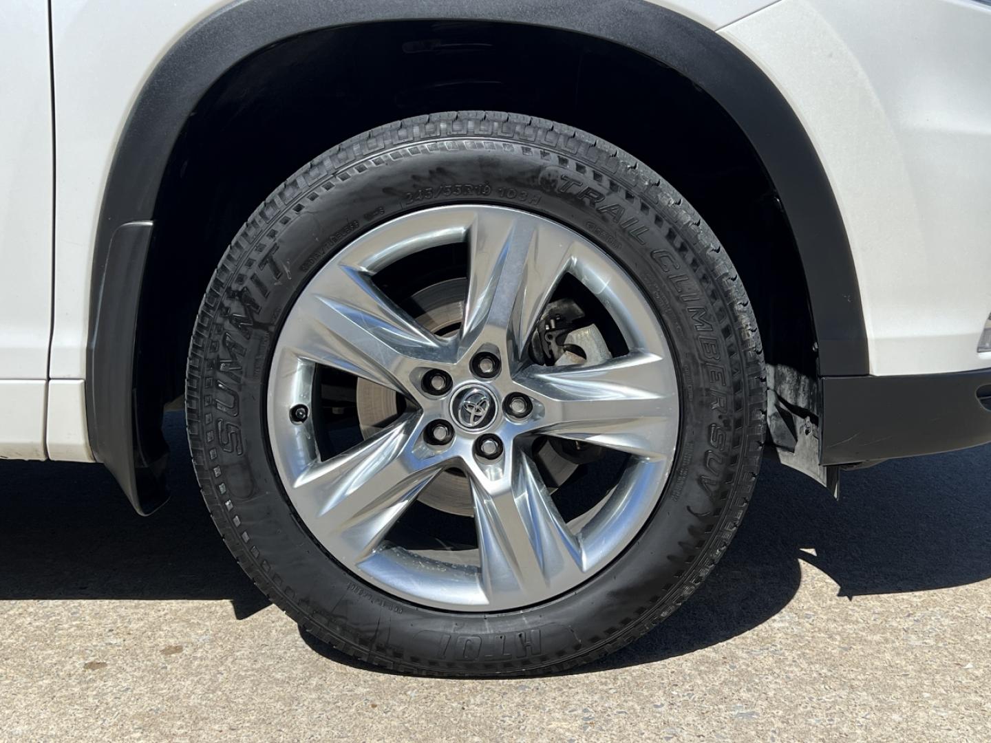 2016 WHITE /Tan Leather TOYOTA HIGHLANDER LIMITED (5TDDKRFH5GS) with an 3.5L V6 engine, Automatic transmission, located at 2990 Old Orchard Rd., Jackson, MO, 63755, 37.354214, -89.612106 - 2016 Toyota Highlander Limited Local 1-Owner 101xxx miles All Wheel Drive 3.5L V6 Automatic Leather 3rd Row Navigation Power/Heated/Cooled Seats Backup Camera Sunroof Bluetooth Cruise Power Windows/Locks/Mirrors We have financing available and we accept trades! Fill out a credit appli - Photo#45