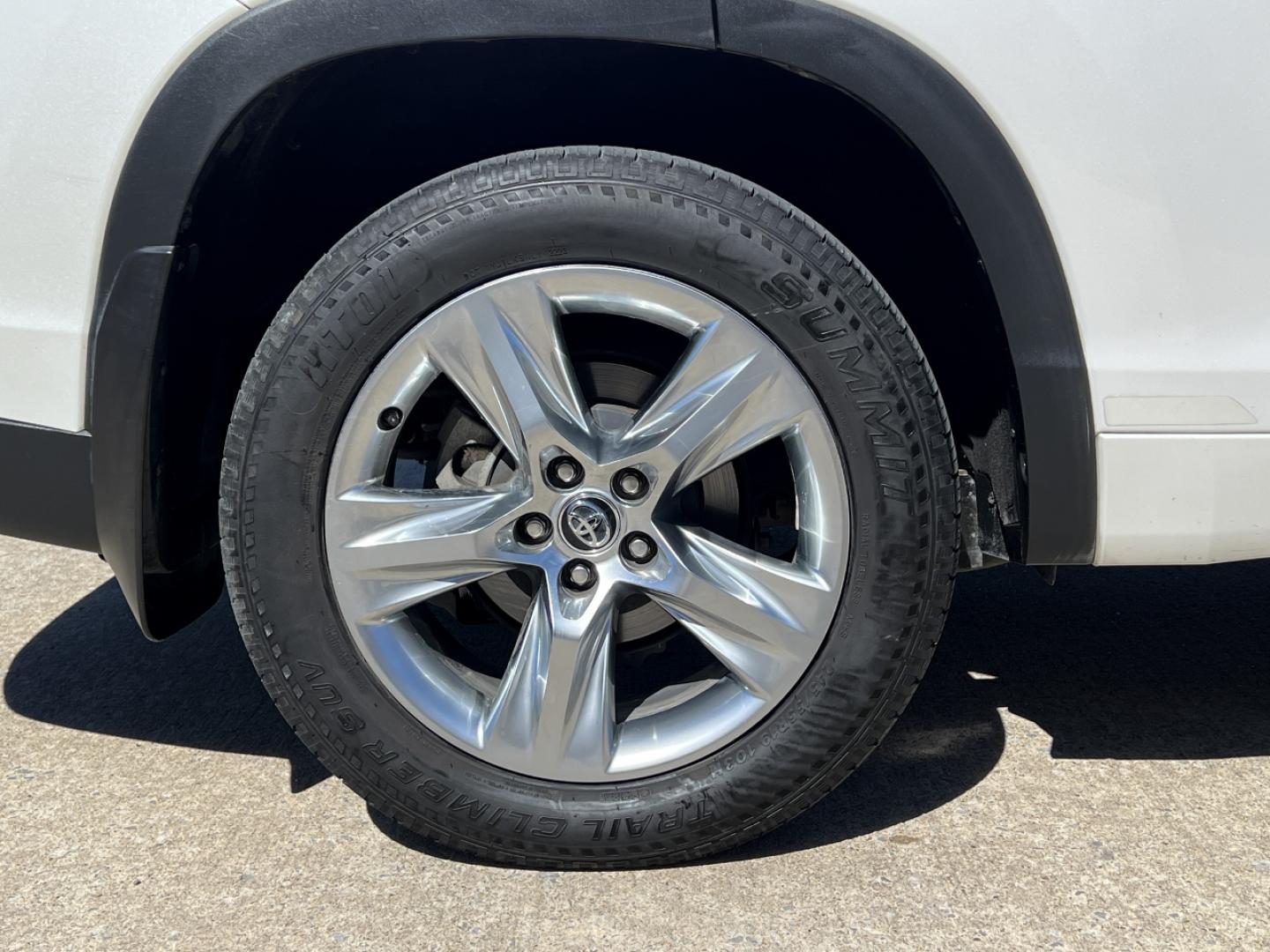 2016 WHITE /Tan Leather TOYOTA HIGHLANDER LIMITED (5TDDKRFH5GS) with an 3.5L V6 engine, Automatic transmission, located at 2990 Old Orchard Rd., Jackson, MO, 63755, 37.354214, -89.612106 - 2016 Toyota Highlander Limited Local 1-Owner 101xxx miles All Wheel Drive 3.5L V6 Automatic Leather 3rd Row Navigation Power/Heated/Cooled Seats Backup Camera Sunroof Bluetooth Cruise Power Windows/Locks/Mirrors We have financing available and we accept trades! Fill out a credit appli - Photo#44