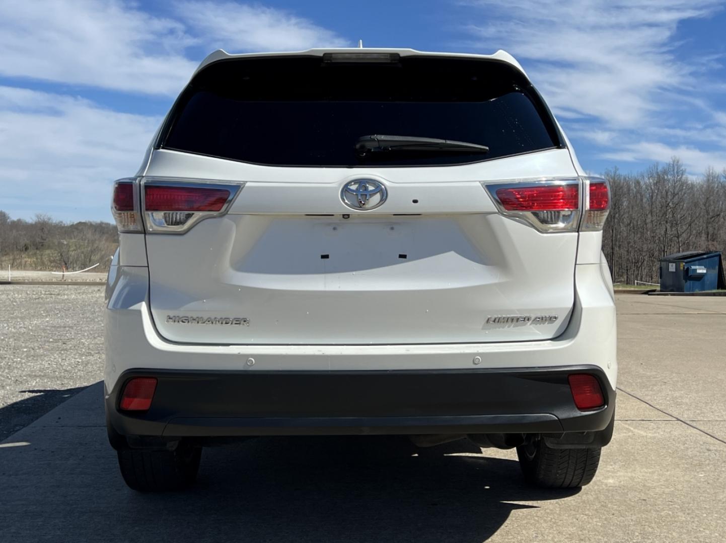 2016 WHITE /Tan Leather TOYOTA HIGHLANDER LIMITED (5TDDKRFH5GS) with an 3.5L V6 engine, Automatic transmission, located at 2990 Old Orchard Rd., Jackson, MO, 63755, 37.354214, -89.612106 - 2016 Toyota Highlander Limited Local 1-Owner 101xxx miles All Wheel Drive 3.5L V6 Automatic Leather 3rd Row Navigation Power/Heated/Cooled Seats Backup Camera Sunroof Bluetooth Cruise Power Windows/Locks/Mirrors We have financing available and we accept trades! Fill out a credit appli - Photo#12