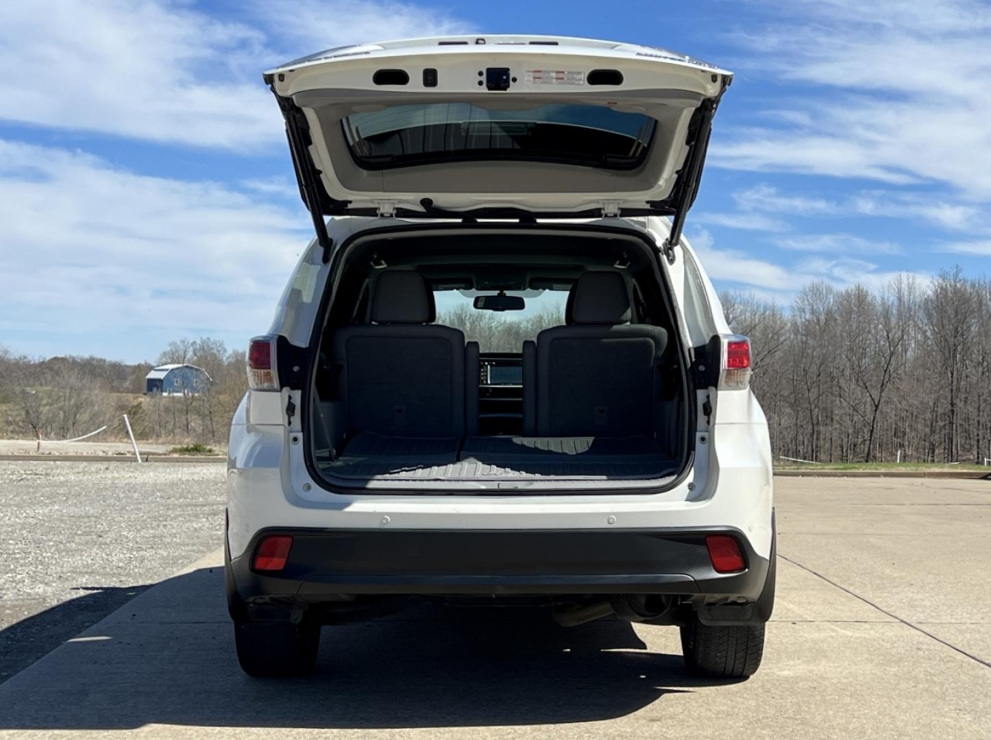 2016 WHITE /Tan Leather TOYOTA HIGHLANDER LIMITED (5TDDKRFH5GS) with an 3.5L V6 engine, Automatic transmission, located at 2990 Old Orchard Rd., Jackson, MO, 63755, 37.354214, -89.612106 - 2016 Toyota Highlander Limited Local 1-Owner 101xxx miles All Wheel Drive 3.5L V6 Automatic Leather 3rd Row Navigation Power/Heated/Cooled Seats Backup Camera Sunroof Bluetooth Cruise Power Windows/Locks/Mirrors We have financing available and we accept trades! Fill out a credit appli - Photo#21
