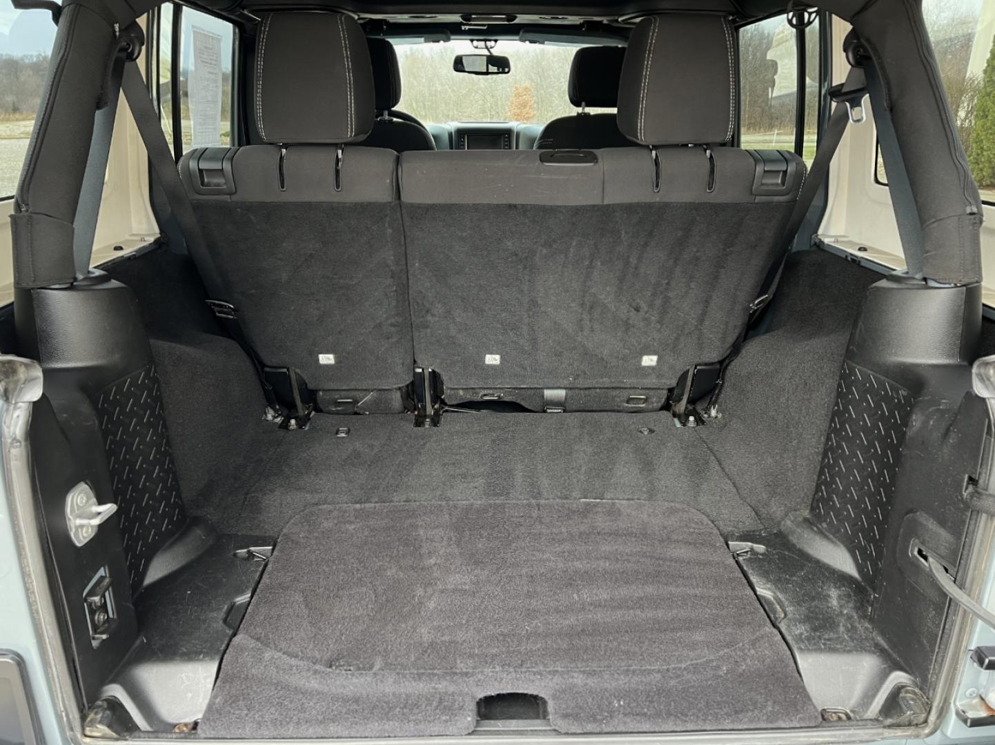 2015 GRAY /Black Cloth JEEP WRANGLER UNLIMI SAHARA (1C4HJWEG7FL) with an 3.6L V6 engine, Automatic transmission, located at 2990 Old Orchard Rd., Jackson, MO, 63755, 37.354214, -89.612106 - 2015 Jeep Wrangler Unlimited Sahara 114xxx miles 4 Wheel Drive 3.6L V6 Automatic Navigation Heated Seats 20" Wheels Bluetooth Cruise Power Windows/Locks/Mirrors We have financing available and we accept trades! Fill out a credit application on our website or come by today! If you have an - Photo#19