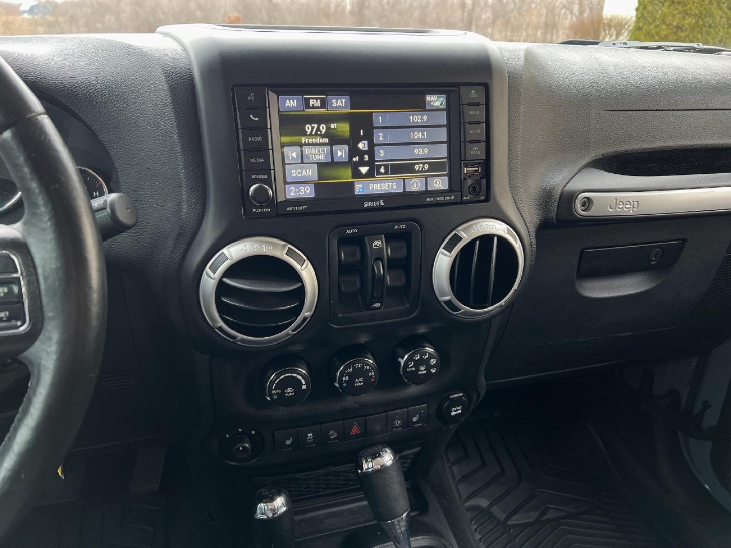 2015 GRAY /Black Cloth JEEP WRANGLER UNLIMI SAHARA (1C4HJWEG7FL) with an 3.6L V6 engine, Automatic transmission, located at 2990 Old Orchard Rd., Jackson, MO, 63755, 37.354214, -89.612106 - 2015 Jeep Wrangler Unlimited Sahara 114xxx miles 4 Wheel Drive 3.6L V6 Automatic Navigation Heated Seats 20" Wheels Bluetooth Cruise Power Windows/Locks/Mirrors We have financing available and we accept trades! Fill out a credit application on our website or come by today! If you have an - Photo#22