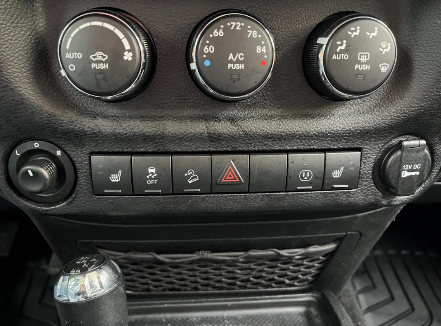 2015 GRAY /Black Cloth JEEP WRANGLER UNLIMI SAHARA (1C4HJWEG7FL) with an 3.6L V6 engine, Automatic transmission, located at 2990 Old Orchard Rd., Jackson, MO, 63755, 37.354214, -89.612106 - 2015 Jeep Wrangler Unlimited Sahara 114xxx miles 4 Wheel Drive 3.6L V6 Automatic Navigation Heated Seats 20" Wheels Bluetooth Cruise Power Windows/Locks/Mirrors We have financing available and we accept trades! Fill out a credit application on our website or come by today! If you have an - Photo#4