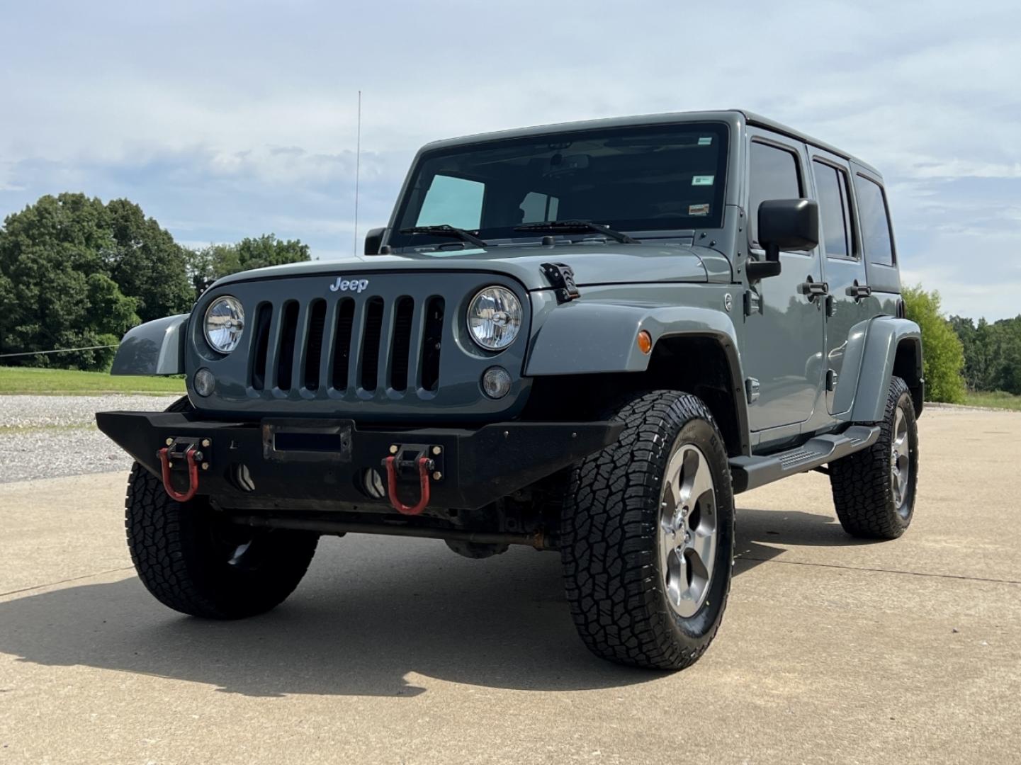 2015 GRAY /Black Cloth JEEP WRANGLER UNLIMI SAHARA (1C4HJWEG7FL) with an 3.6L V6 engine, Automatic transmission, located at 2990 Old Orchard Rd., Jackson, MO, 63755, 37.354214, -89.612106 - 2015 Jeep Wrangler Unlimited Sahara 114xxx miles 4 Wheel Drive 3.6L V6 Automatic Navigation Heated Seats 20" Wheels Bluetooth Cruise Power Windows/Locks/Mirrors We have financing available and we accept trades! Fill out a credit application on our website or come by today! If you have an - Photo#5