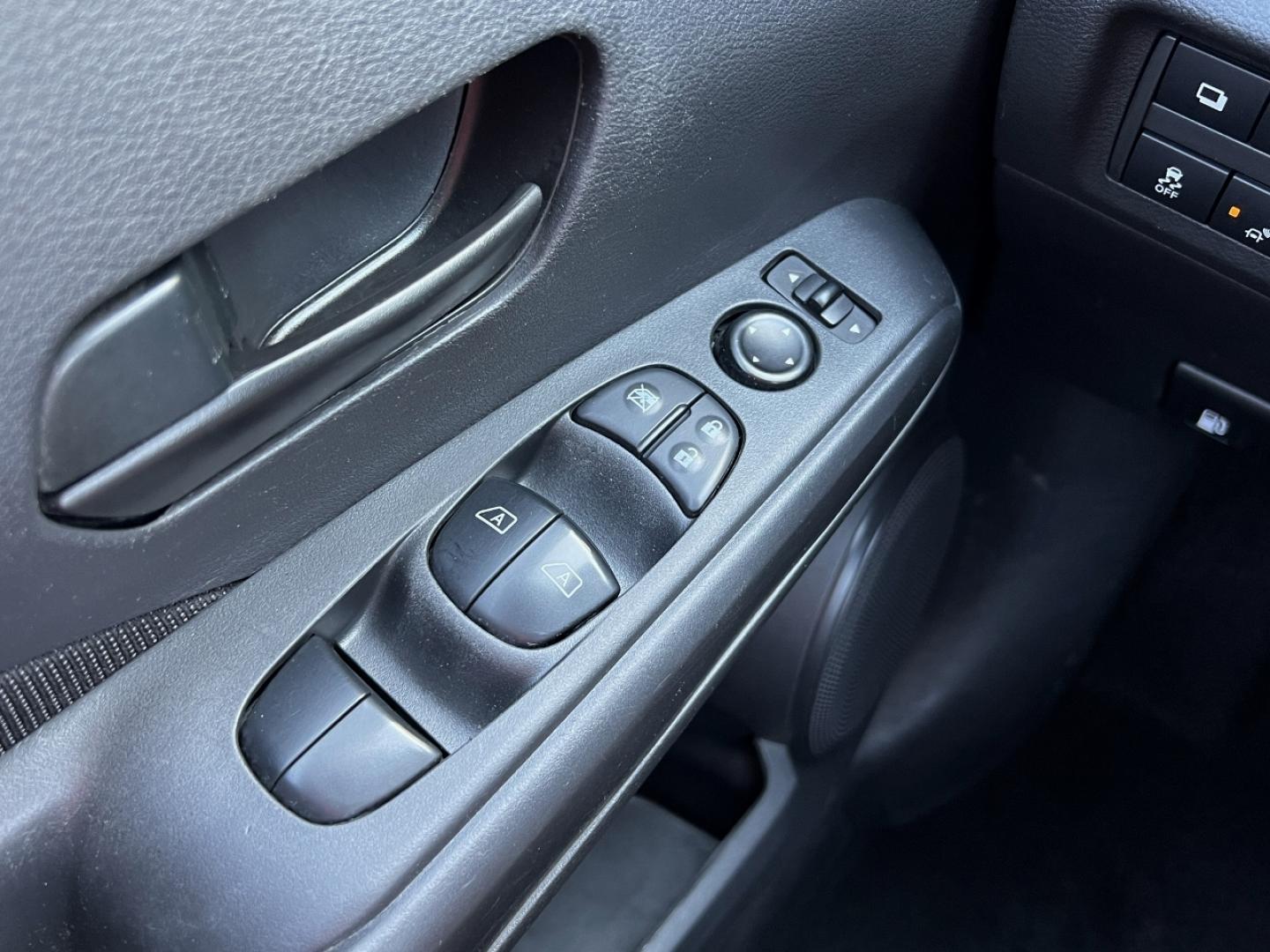 2021 WHITE /Black Cloth NISSAN KICKS S (3N1CP5BV2ML) with an 1.6L 4 Cyl. engine, Continuously Variable transmission, located at 506 S. Kingshighway, Cape Girardeau, MO, 63703, 37.294994, -89.556206 - 2021 Nissan Kicks S 1-Owner 146xxx miles Front Wheel Drive 1.6L 4 Cyl. Automatic Backup Camera Bluetooth Cruise Power Windows/Locks/Mirrors We have financing available and we accept trades! Fill out a credit application on our website or come by today! If you have any questions, give us a - Photo#25