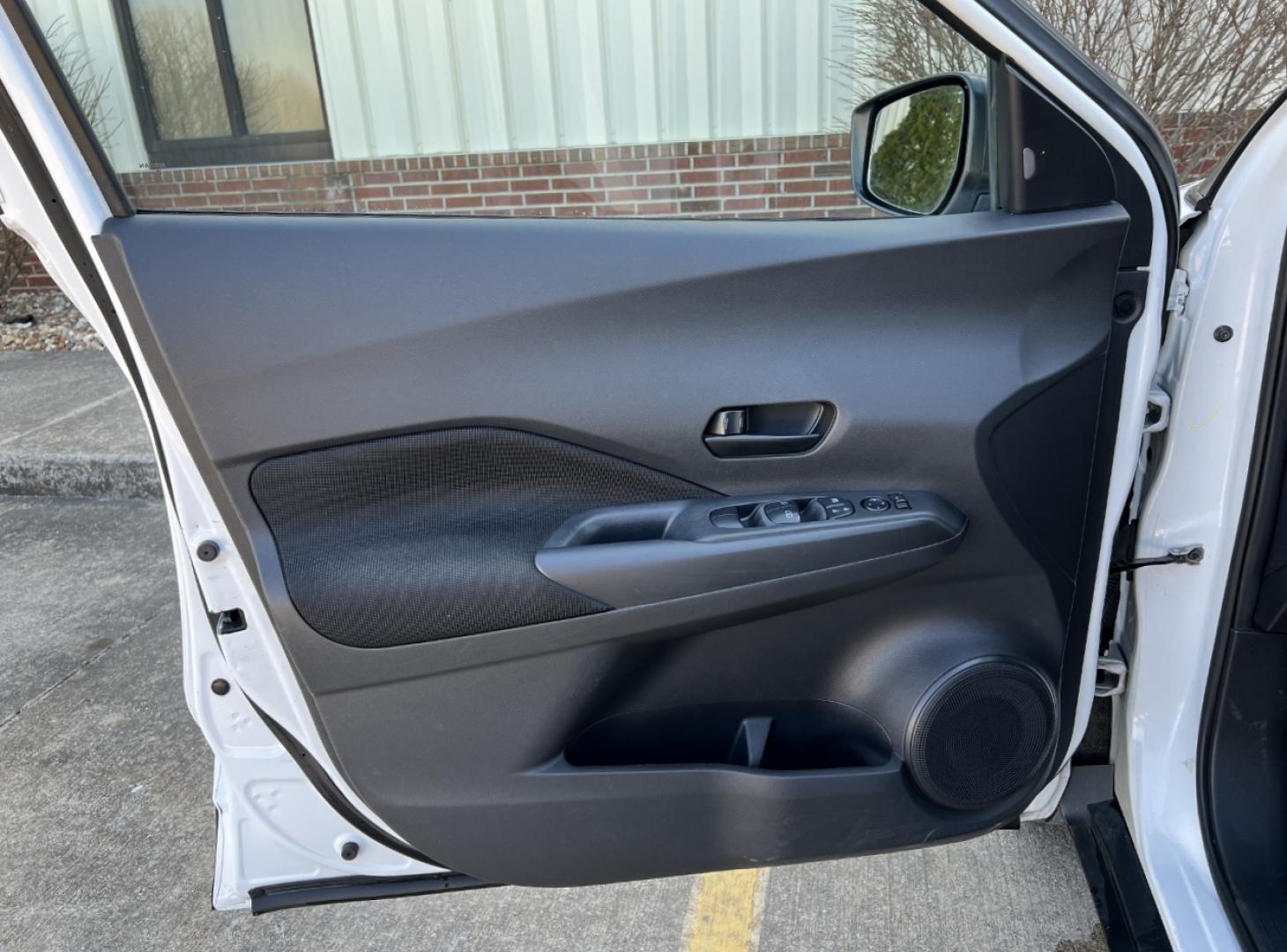 2021 WHITE /Black Cloth NISSAN KICKS S (3N1CP5BV2ML) with an 1.6L 4 Cyl. engine, Continuously Variable transmission, located at 506 S. Kingshighway, Cape Girardeau, MO, 63703, 37.294994, -89.556206 - 2021 Nissan Kicks S 1-Owner 146xxx miles Front Wheel Drive 1.6L 4 Cyl. Automatic Backup Camera Bluetooth Cruise Power Windows/Locks/Mirrors We have financing available and we accept trades! Fill out a credit application on our website or come by today! If you have any questions, give us a - Photo#10