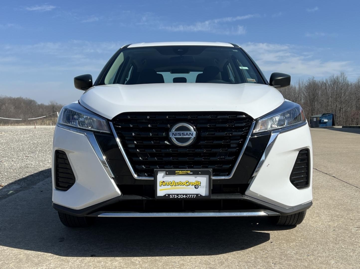 2021 WHITE /Black Cloth NISSAN KICKS S (3N1CP5BV2ML) with an 1.6L 4 Cyl. engine, Continuously Variable transmission, located at 506 S. Kingshighway, Cape Girardeau, MO, 63703, 37.294994, -89.556206 - 2021 Nissan Kicks S 1-Owner 146xxx miles Front Wheel Drive 1.6L 4 Cyl. Automatic Backup Camera Bluetooth Cruise Power Windows/Locks/Mirrors We have financing available and we accept trades! Fill out a credit application on our website or come by today! If you have any questions, give us a - Photo#9