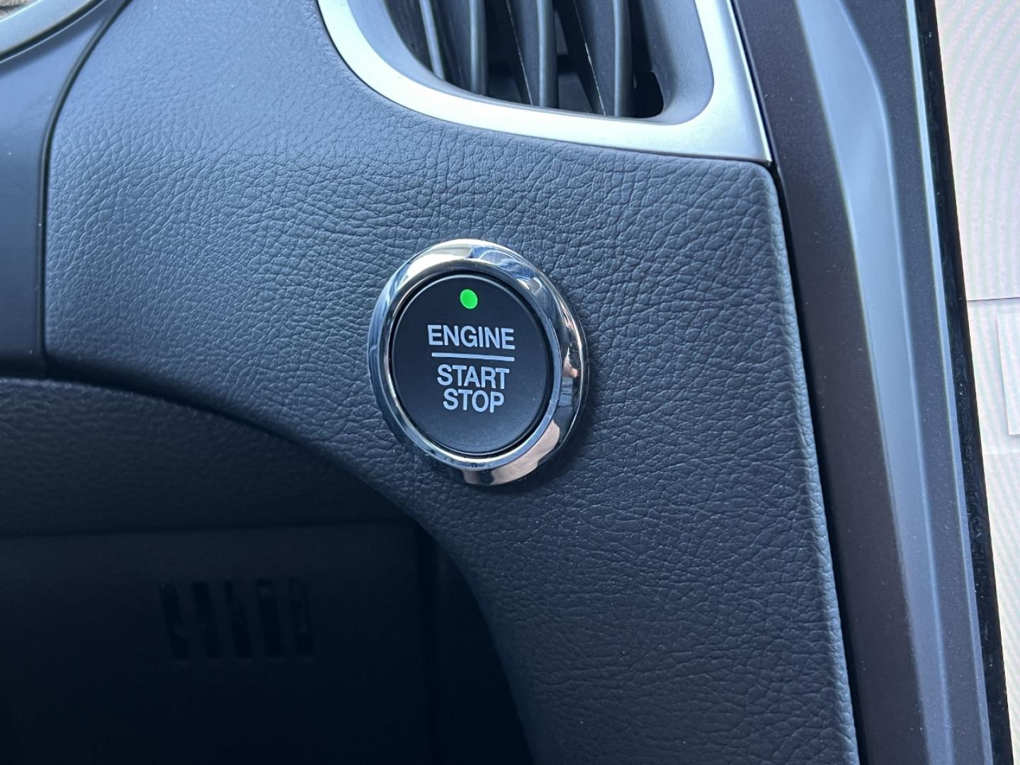 2021 SILVER /Black Cloth FORD EDGE SE (2FMPK3G94MB) with an 2.0L 4 Cyl. engine, Automatic transmission, located at 506 S. Kingshighway, Cape Girardeau, MO, 63703, 37.294994, -89.556206 - 2021 Ford Edge SE 1-Owner 89xxx miles Front Wheel Drive 2.0L 4 Cyl. Automatic New Tires Backup Camera Bluetooth Cruise Power Windows/Locks/Mirrors We have financing available and we accept trades! Fill out a credit application on our website or come by today! If you have any questions, g - Photo#20