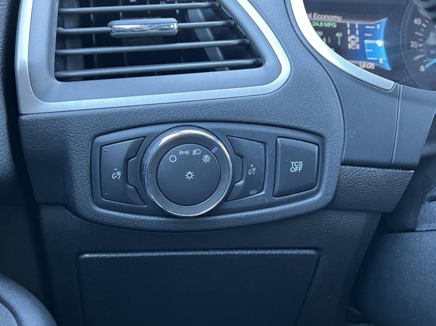 2021 SILVER /Black Cloth FORD EDGE SE (2FMPK3G94MB) with an 2.0L 4 Cyl. engine, Automatic transmission, located at 506 S. Kingshighway, Cape Girardeau, MO, 63703, 37.294994, -89.556206 - 2021 Ford Edge SE 1-Owner 89xxx miles Front Wheel Drive 2.0L 4 Cyl. Automatic New Tires Backup Camera Bluetooth Cruise Power Windows/Locks/Mirrors We have financing available and we accept trades! Fill out a credit application on our website or come by today! If you have any questions, g - Photo#29