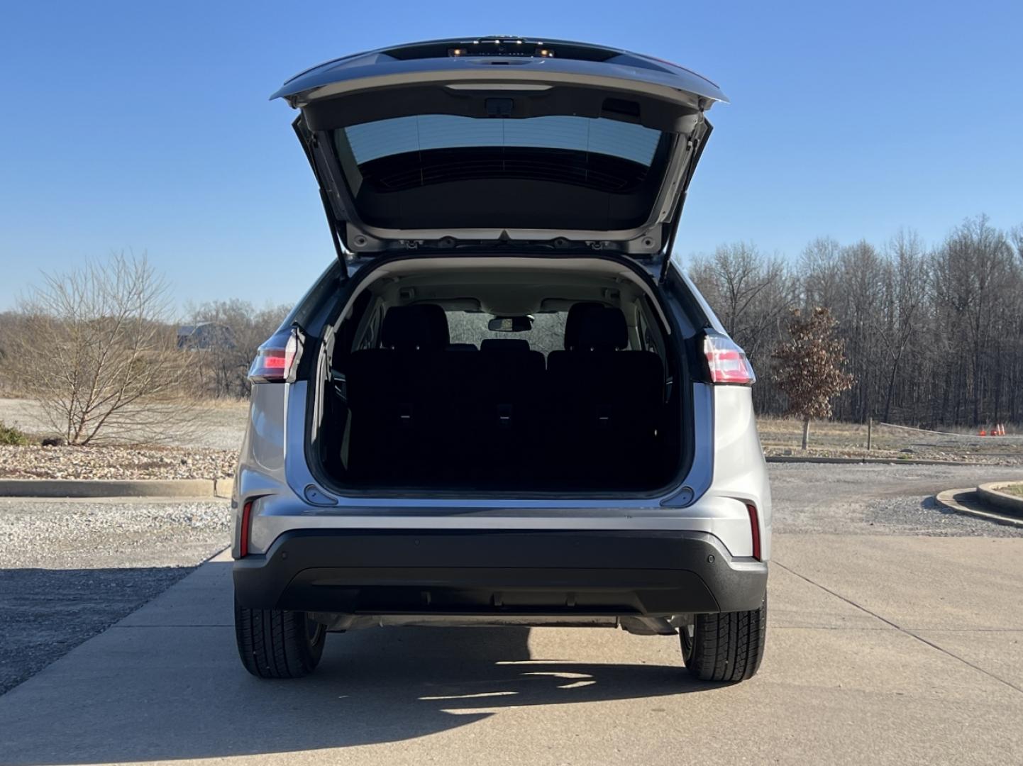 2021 SILVER /Black Cloth FORD EDGE SE (2FMPK3G94MB) with an 2.0L 4 Cyl. engine, Automatic transmission, located at 506 S. Kingshighway, Cape Girardeau, MO, 63703, 37.294994, -89.556206 - 2021 Ford Edge SE 1-Owner 89xxx miles Front Wheel Drive 2.0L 4 Cyl. Automatic New Tires Backup Camera Bluetooth Cruise Power Windows/Locks/Mirrors We have financing available and we accept trades! Fill out a credit application on our website or come by today! If you have any questions, g - Photo#16