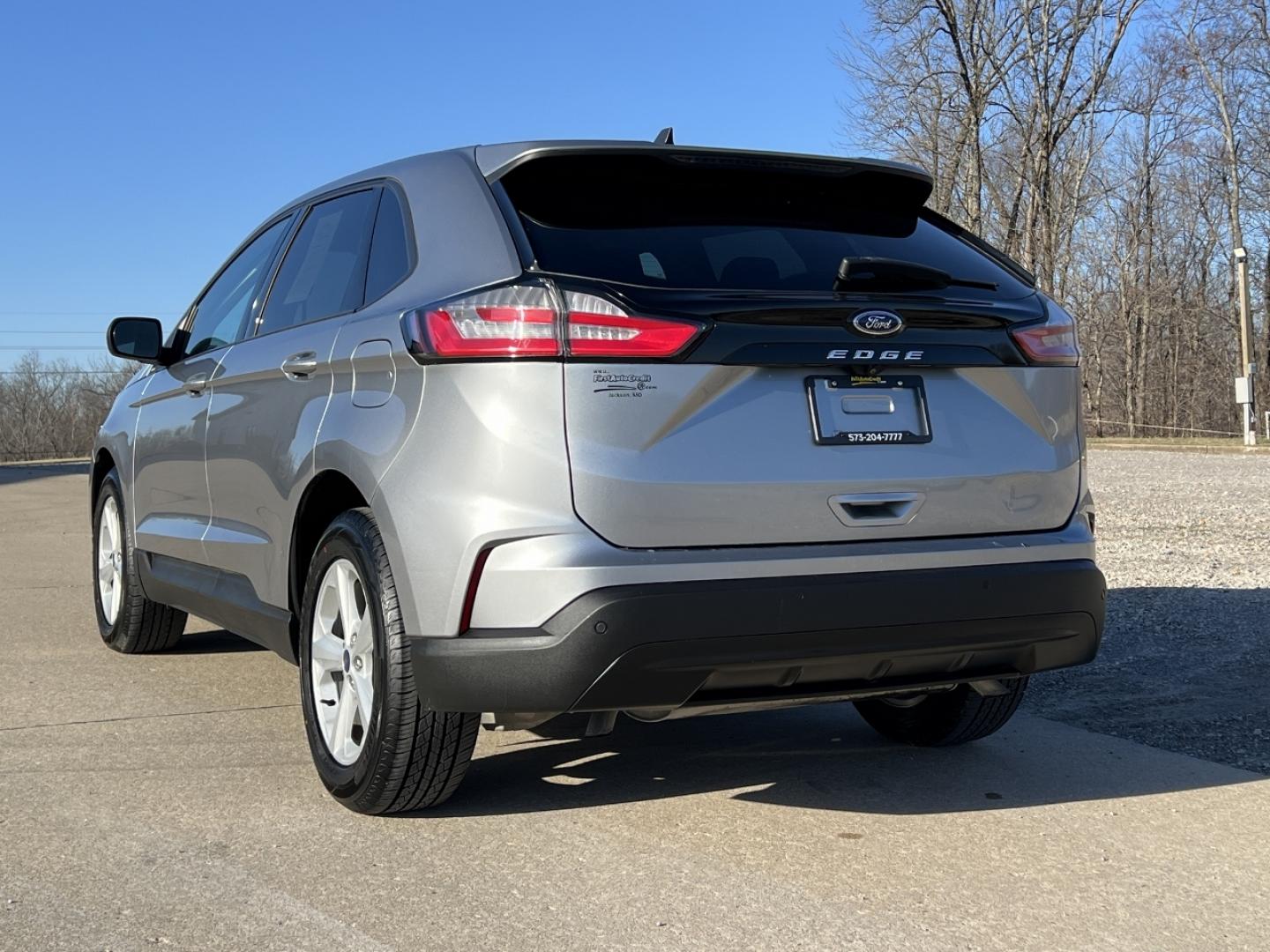 2021 SILVER /Black Cloth FORD EDGE SE (2FMPK3G94MB) with an 2.0L 4 Cyl. engine, Automatic transmission, located at 506 S. Kingshighway, Cape Girardeau, MO, 63703, 37.294994, -89.556206 - 2021 Ford Edge SE 1-Owner 89xxx miles Front Wheel Drive 2.0L 4 Cyl. Automatic New Tires Backup Camera Bluetooth Cruise Power Windows/Locks/Mirrors We have financing available and we accept trades! Fill out a credit application on our website or come by today! If you have any questions, g - Photo#7