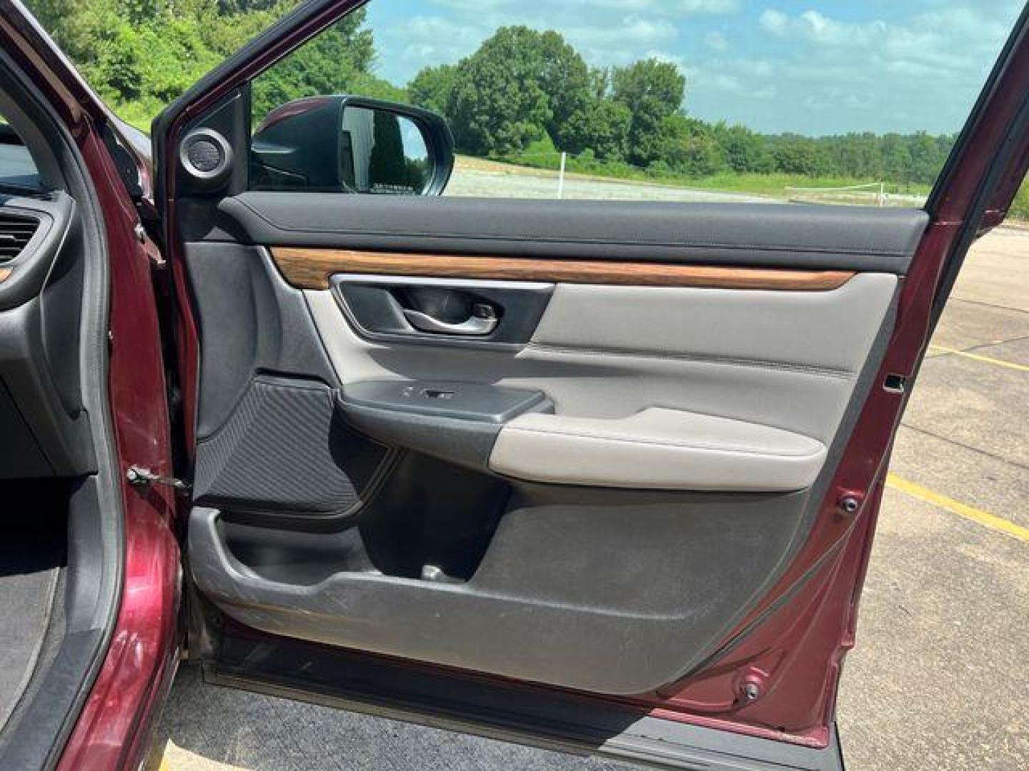 2017 MAROON /Gray Leather HONDA CR-V EXL (5J6RW1H89HL) with an 1.5L 4 Cyl. engine, Continuously Variable transmission, located at 2990 Old Orchard Rd., Jackson, MO, 63755, 37.354214, -89.612106 - 2017 Honda CR-V EX-L 150xxx miles Front Wheel Drive 1.5L 4 Cyl. Automatic Leather Backup Camera Sunroof Power/Heated Seats Bluetooth Remote Start Cruise Power Windows/Locks/Mirrors We have financing available and we accept trades! Fill out a credit application on our website or come by - Photo#17