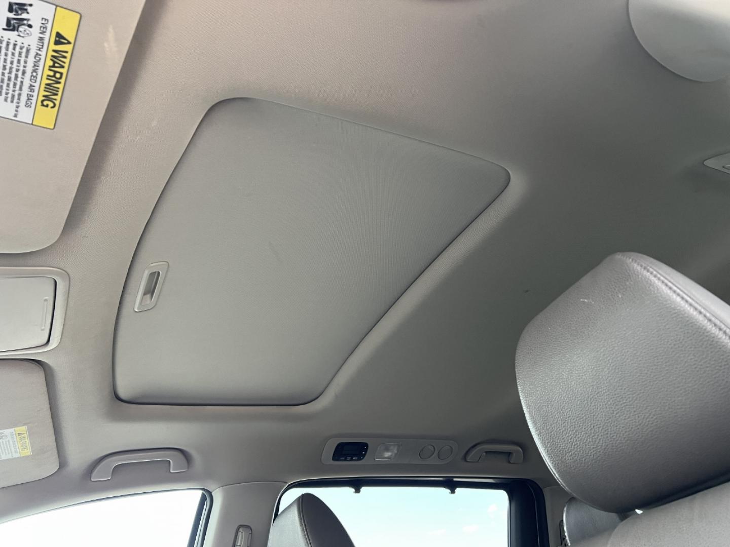 2015 SILVER /Gray Leather Honda Odyssey EX-L (5FNRL5H63FB) with an 3.5L V6 engine, Automatic transmission, located at 2990 Old Orchard Rd., Jackson, MO, 63755, 37.354214, -89.612106 - 2015 Honda Odyssey EX-L 224xxx miles Front Wheel Drive 3.5L V6 Automatic Leather 3rd Row New Tires Backup Camera Power/Heated Seats Sunroof Bluetooth Cruise Power Windows/Locks/Mirrors We have financing available and we accept trades! Fill out a credit application on our website or com - Photo#4