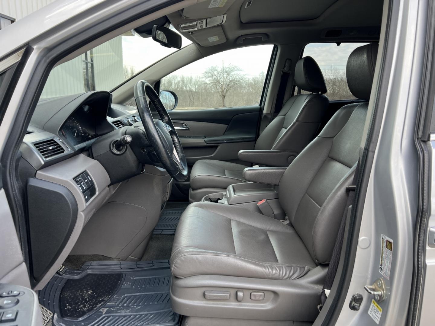 2015 SILVER /Gray Leather Honda Odyssey EX-L (5FNRL5H63FB) with an 3.5L V6 engine, Automatic transmission, located at 2990 Old Orchard Rd., Jackson, MO, 63755, 37.354214, -89.612106 - 2015 Honda Odyssey EX-L 224xxx miles Front Wheel Drive 3.5L V6 Automatic Leather 3rd Row New Tires Backup Camera Power/Heated Seats Sunroof Bluetooth Cruise Power Windows/Locks/Mirrors We have financing available and we accept trades! Fill out a credit application on our website or com - Photo#14
