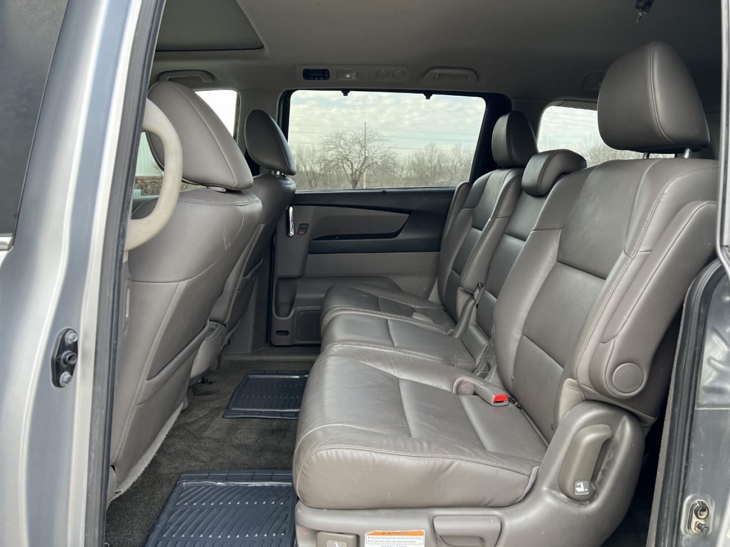 2015 SILVER /Gray Leather Honda Odyssey EX-L (5FNRL5H63FB) with an 3.5L V6 engine, Automatic transmission, located at 2990 Old Orchard Rd., Jackson, MO, 63755, 37.354214, -89.612106 - 2015 Honda Odyssey EX-L 224xxx miles Front Wheel Drive 3.5L V6 Automatic Leather 3rd Row New Tires Backup Camera Power/Heated Seats Sunroof Bluetooth Cruise Power Windows/Locks/Mirrors We have financing available and we accept trades! Fill out a credit application on our website or com - Photo#17