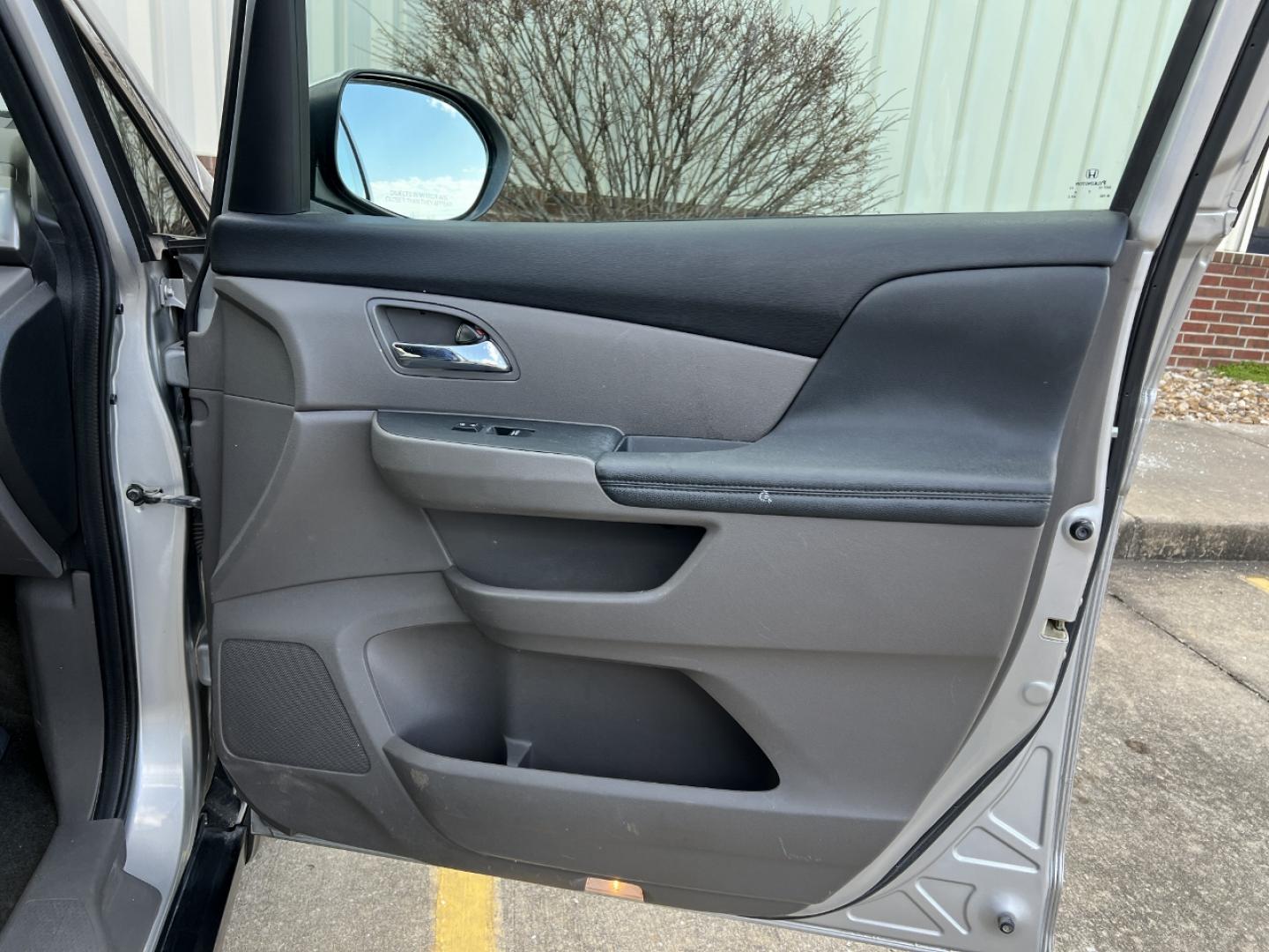 2015 SILVER /Gray Leather Honda Odyssey EX-L (5FNRL5H63FB) with an 3.5L V6 engine, Automatic transmission, located at 2990 Old Orchard Rd., Jackson, MO, 63755, 37.354214, -89.612106 - 2015 Honda Odyssey EX-L 224xxx miles Front Wheel Drive 3.5L V6 Automatic Leather 3rd Row New Tires Backup Camera Power/Heated Seats Sunroof Bluetooth Cruise Power Windows/Locks/Mirrors We have financing available and we accept trades! Fill out a credit application on our website or com - Photo#15
